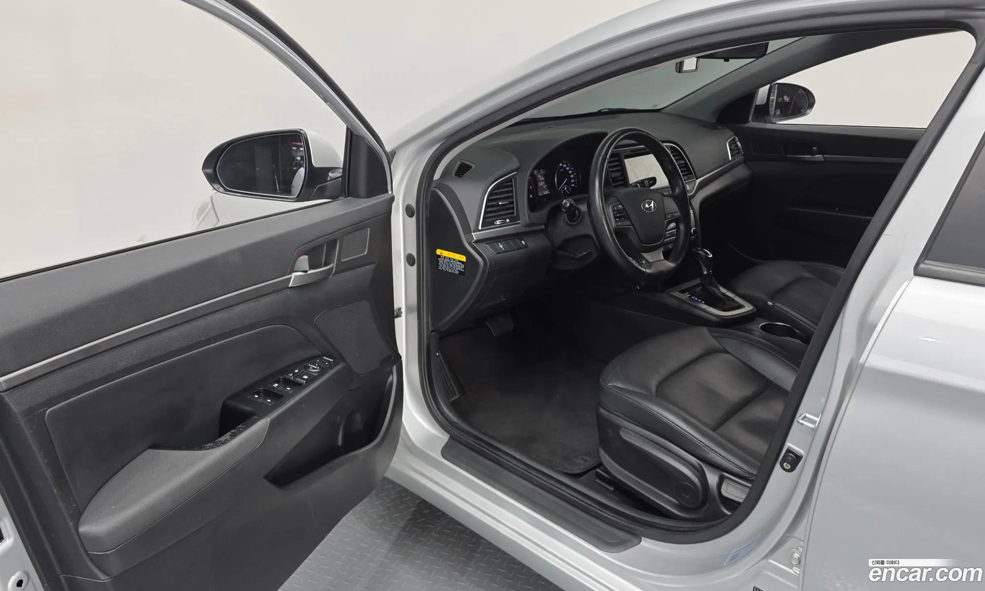 Hyundai Elantra AD 2016 — 15