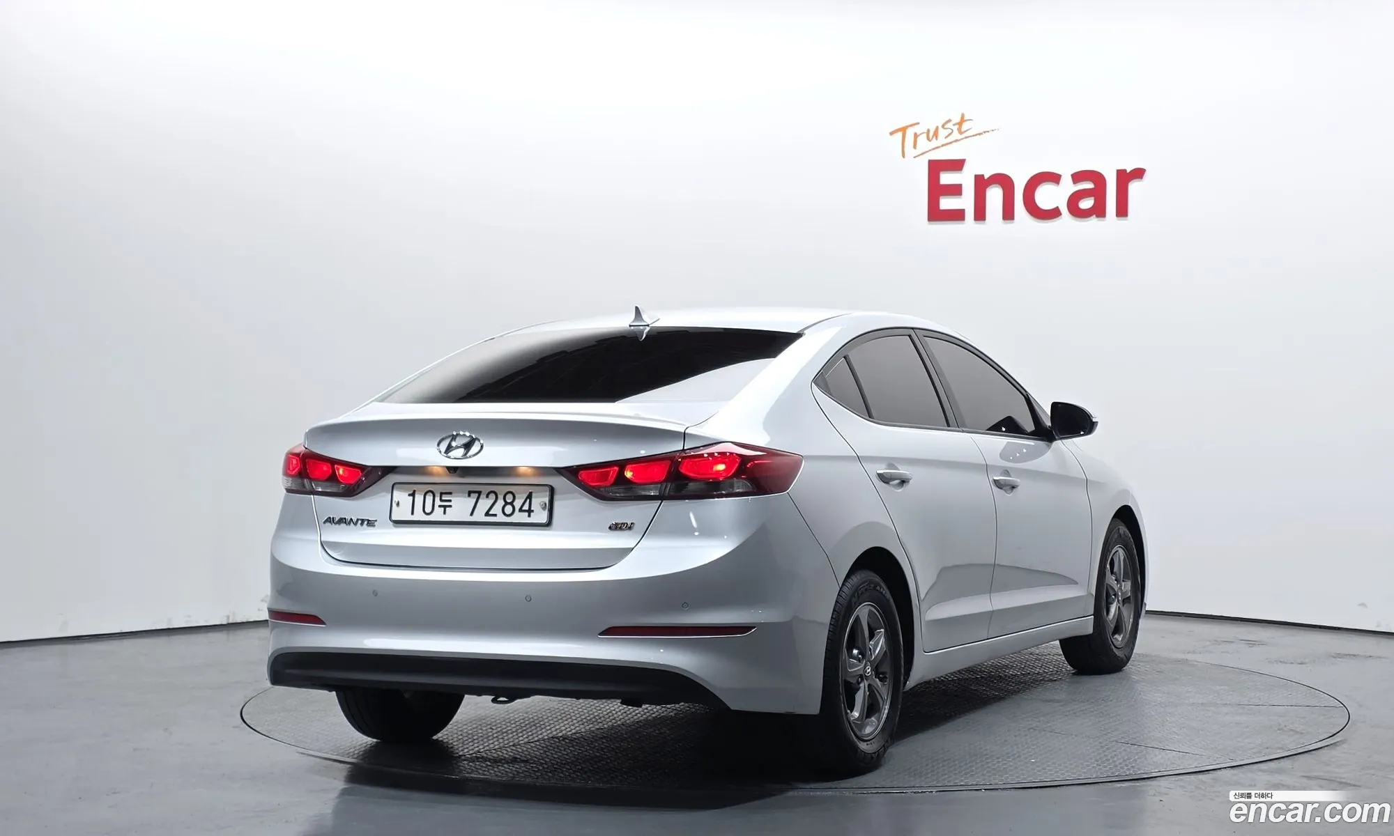 Hyundai Elantra AD 2016 — 14