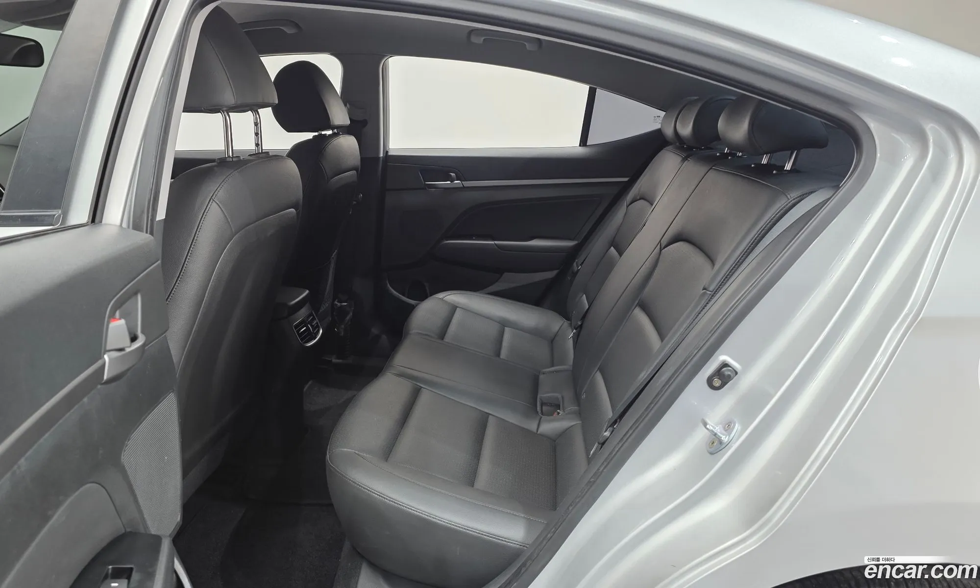 Hyundai Elantra AD 2016 — 3
