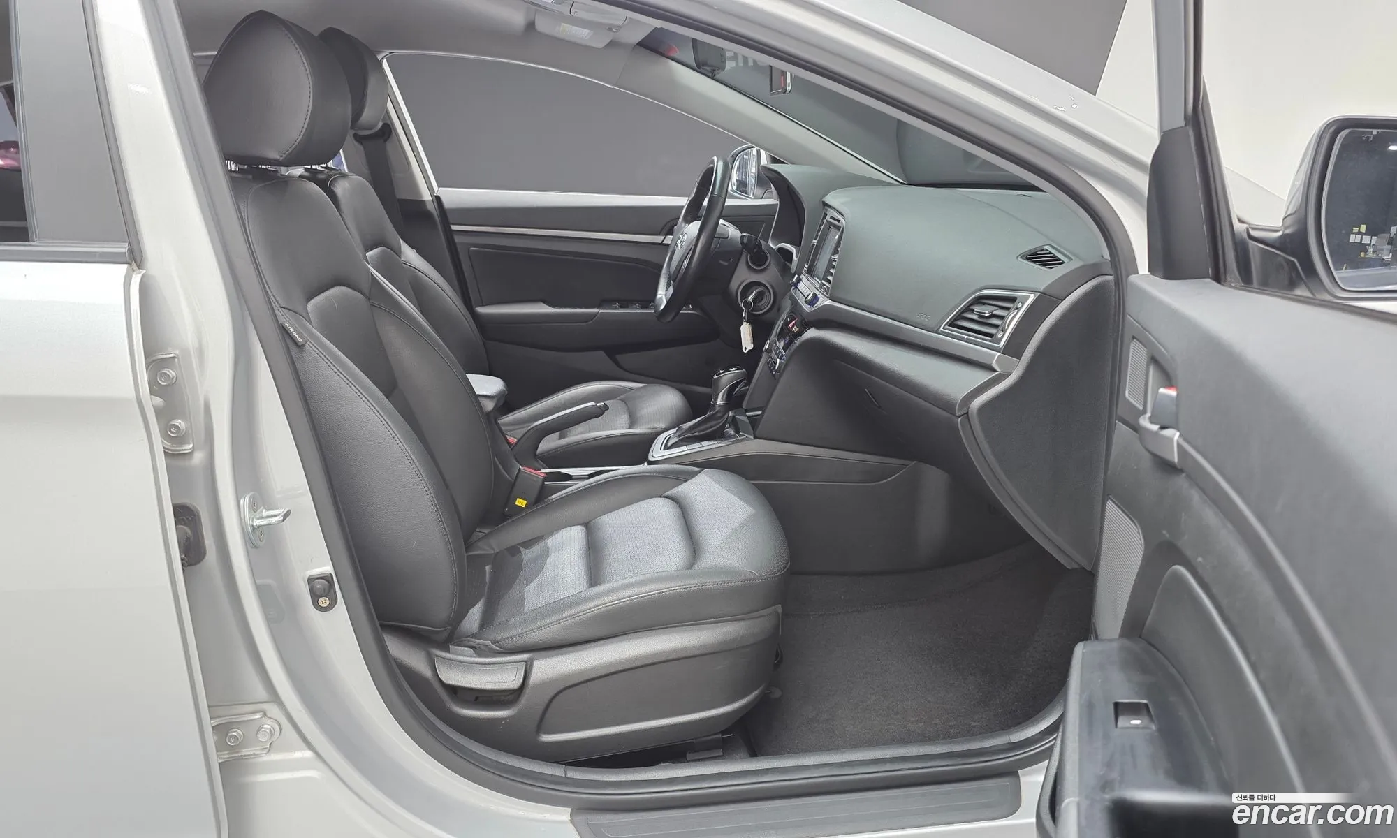 Hyundai Elantra AD 2016 — 8