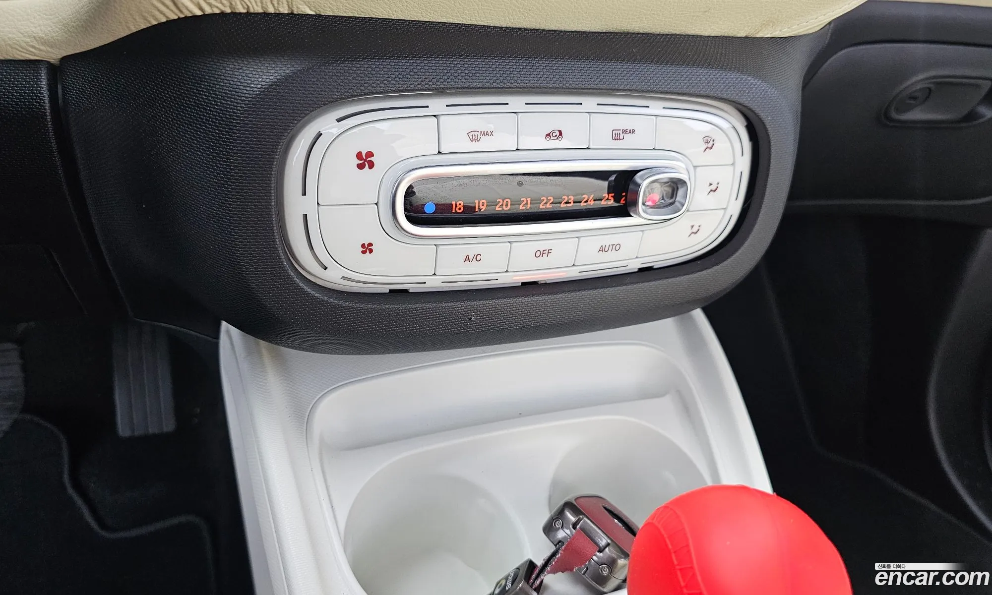 Smart Fortwo Cabrio 2017 KL90F3A8GHZ100002 — 4