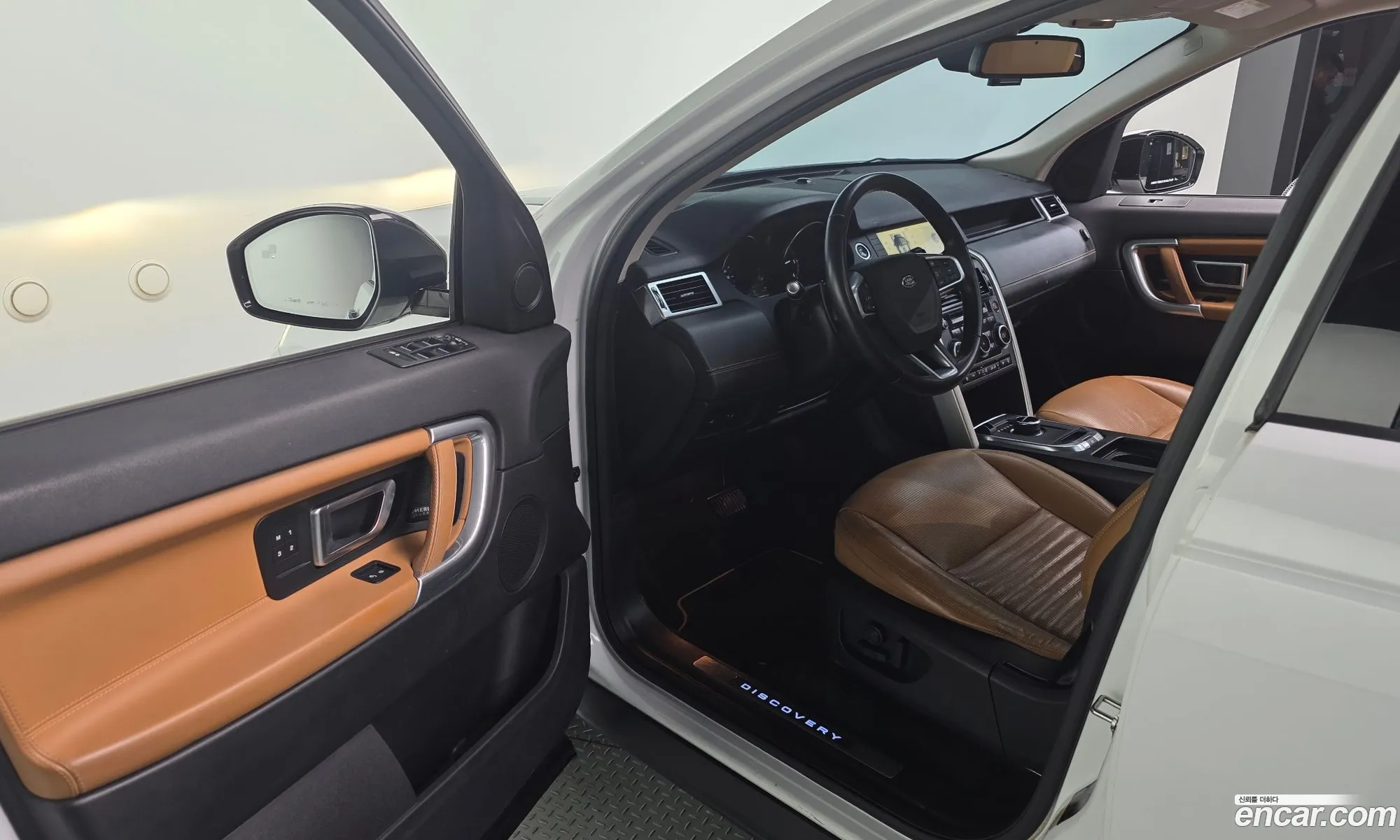 Land Rover Discovery Sport 2019 — 16