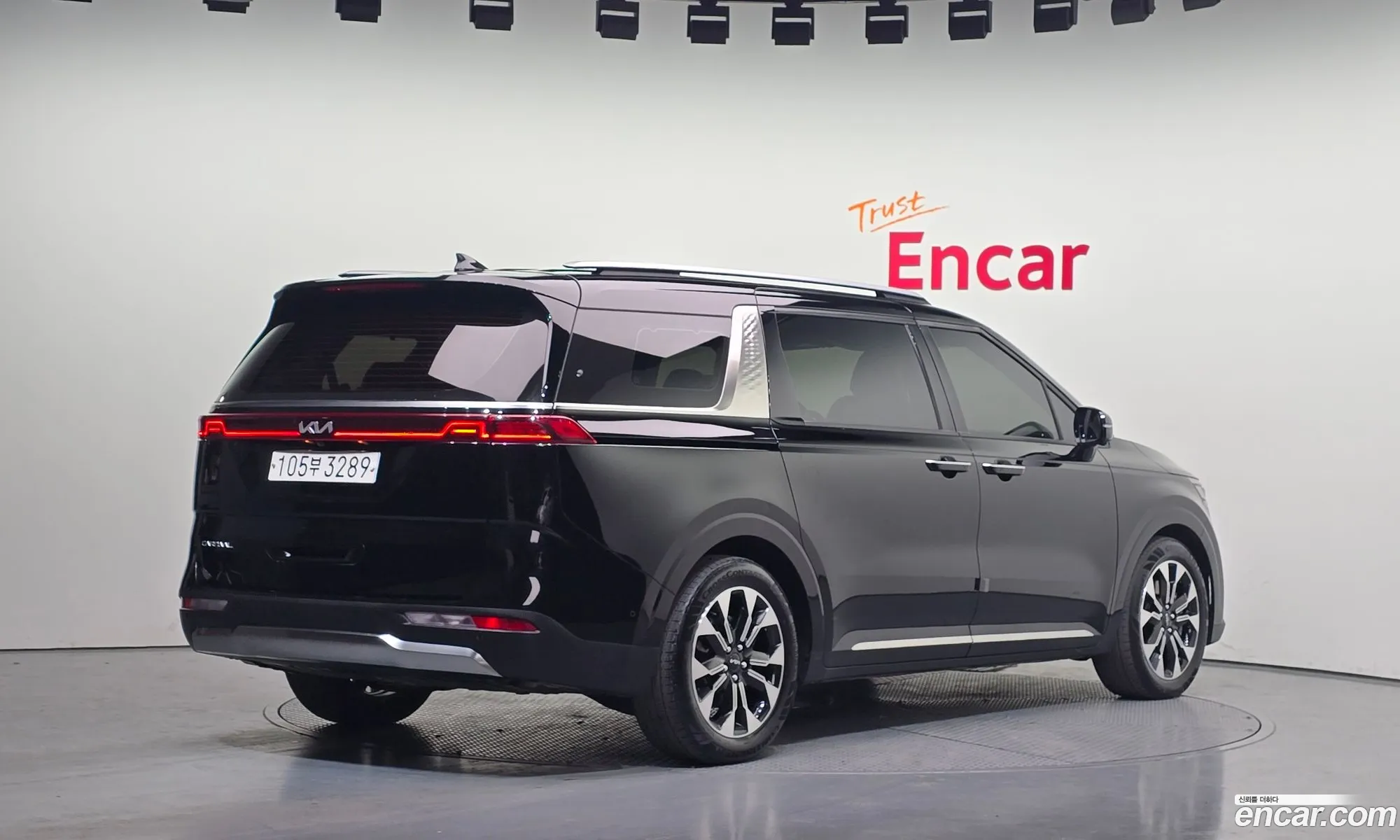 Kia Carnival 2023 — 10