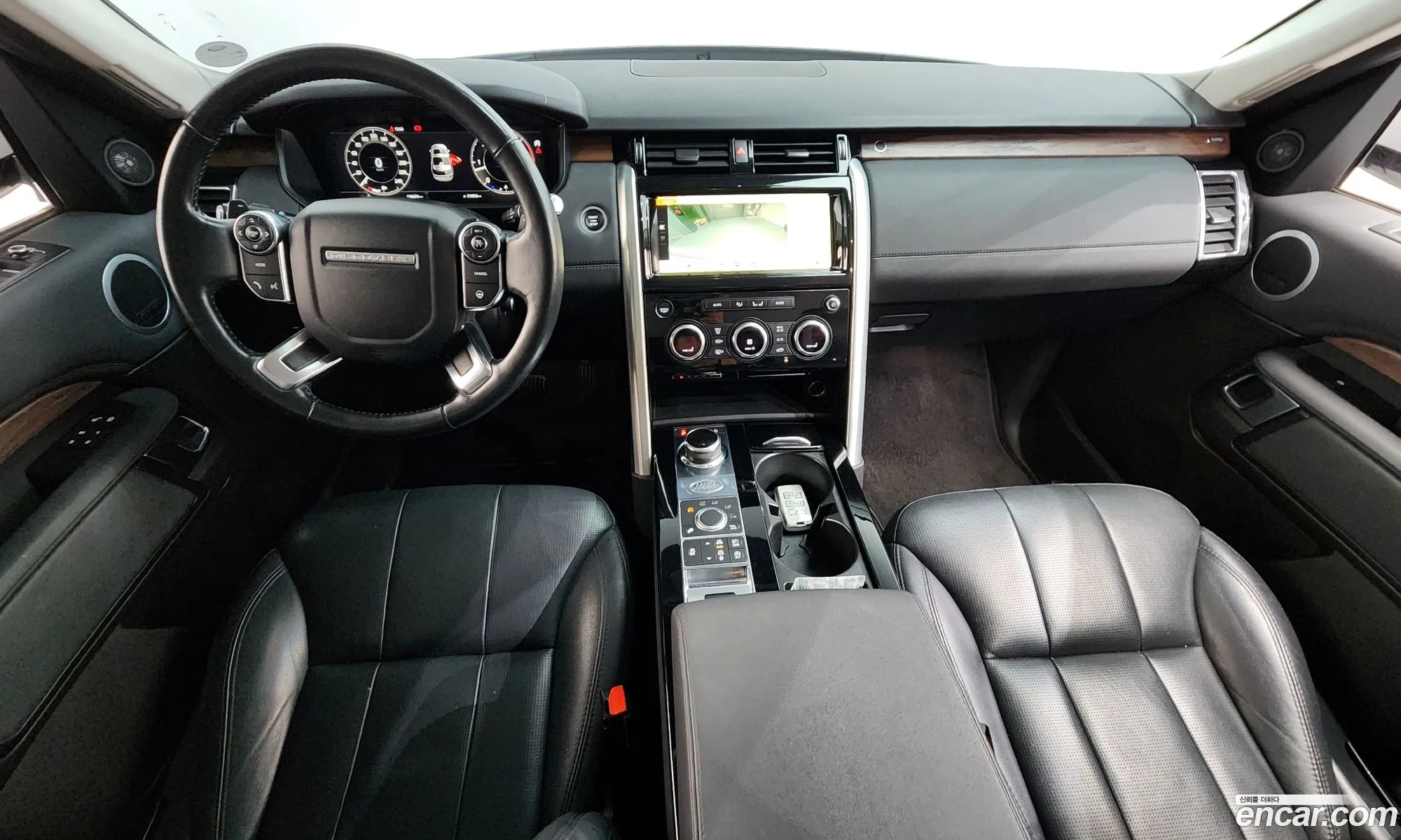 Land Rover Discovery 5 2018 SALRA2BK3JA062138 — 5