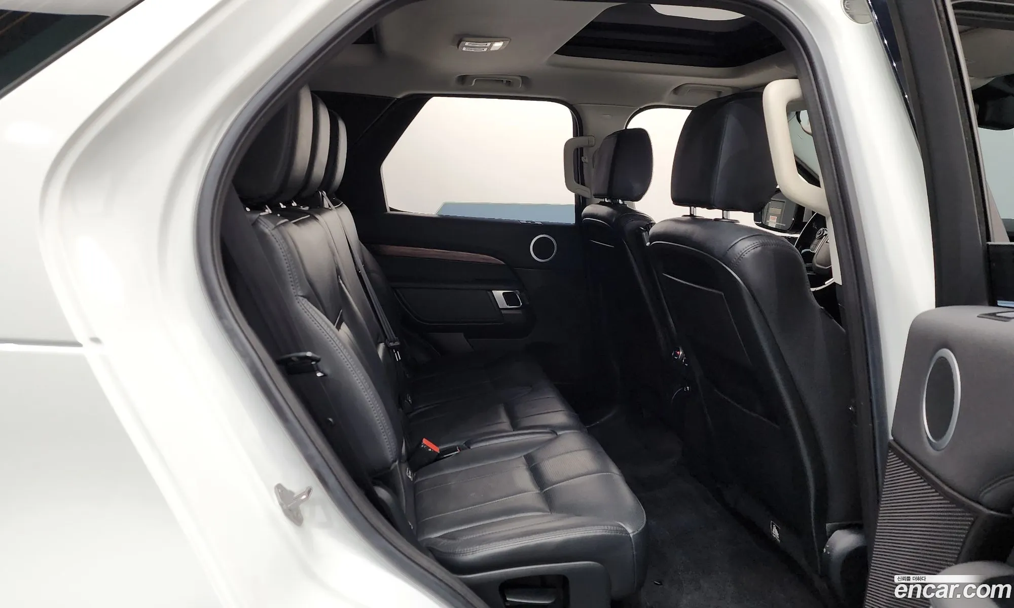 Land Rover Discovery 5 2018 SALRA2BK3JA062138 — 7