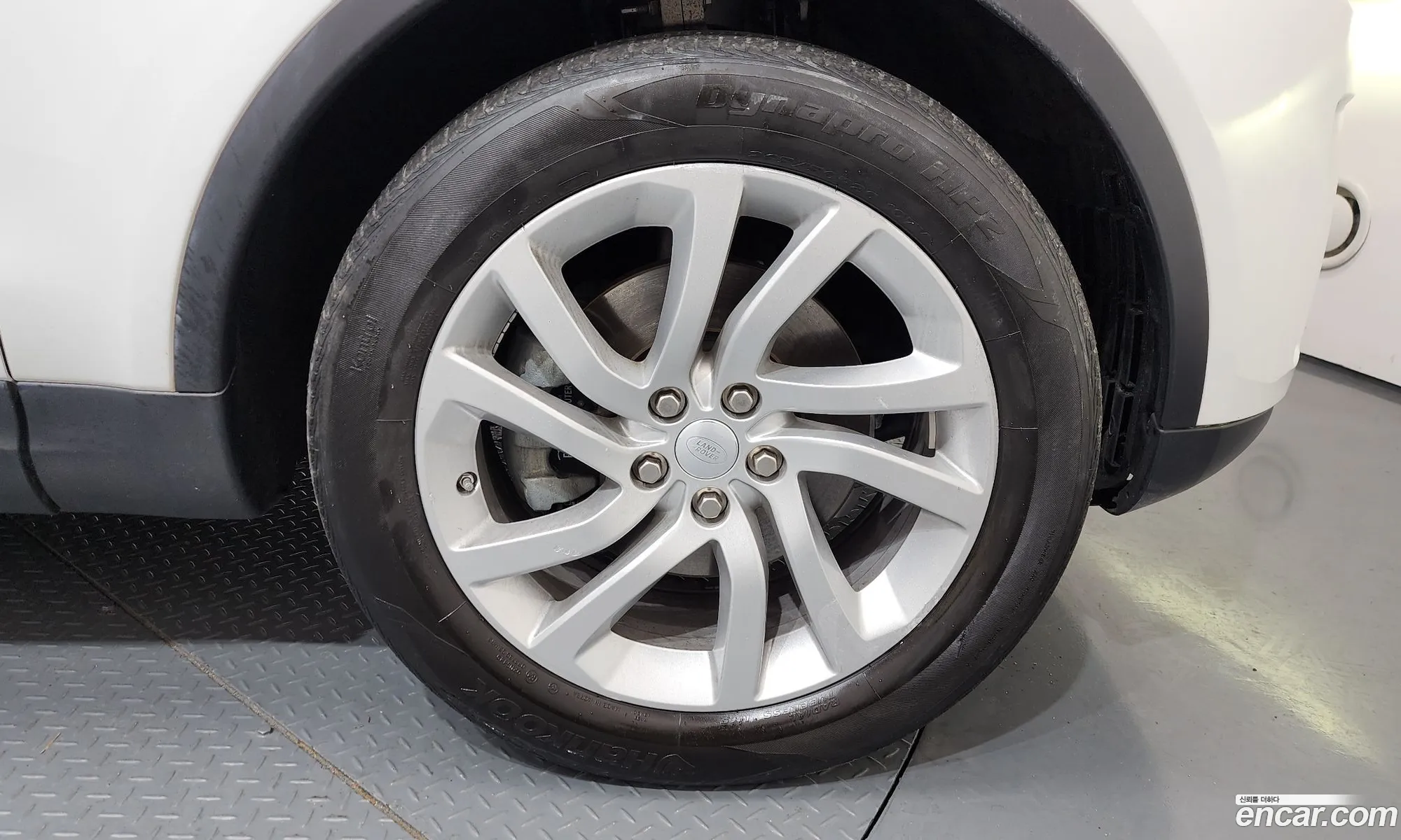 Land Rover Discovery 5 2018 SALRA2BK3JA062138 — 8