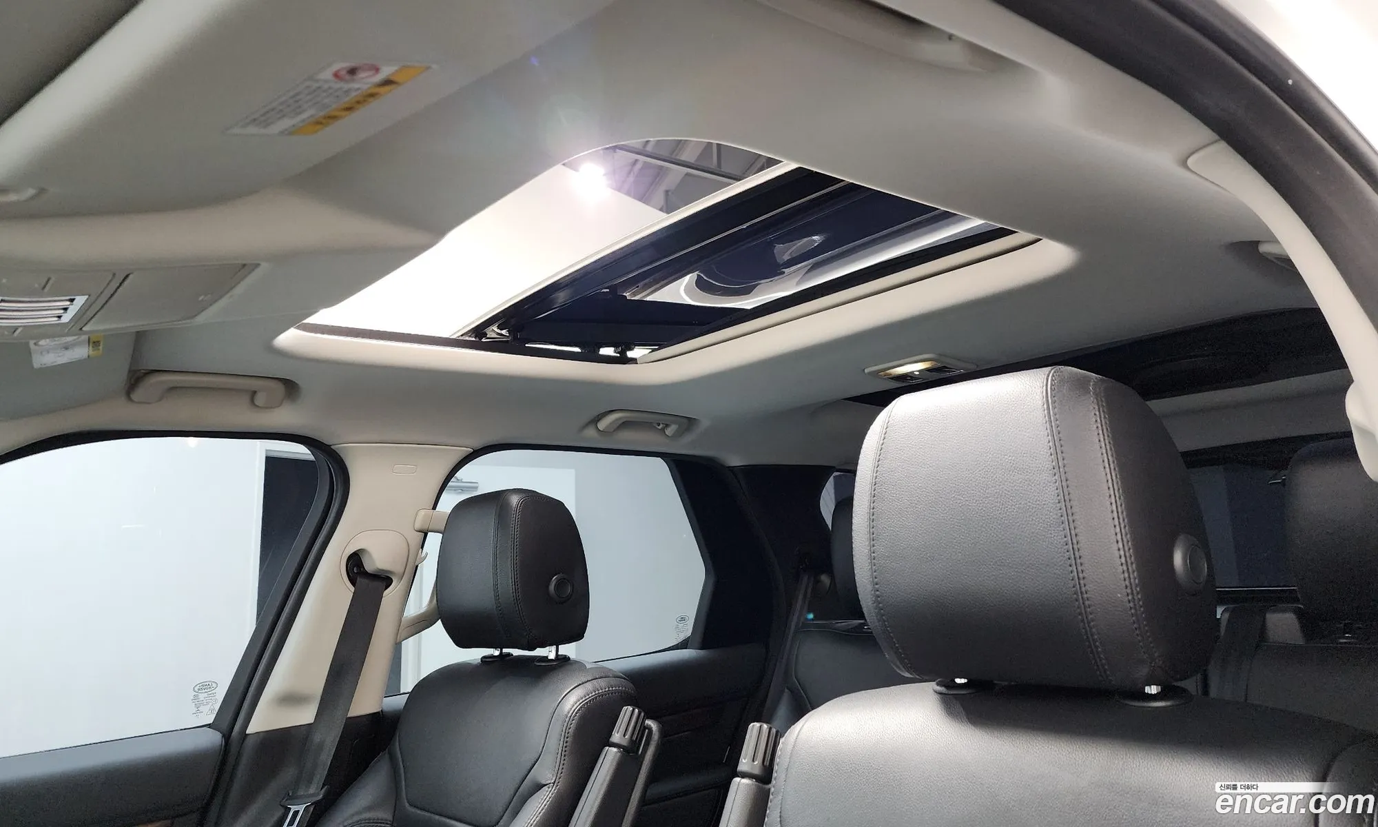 Land Rover Discovery 5 2018 SALRA2BK3JA062138 — 11