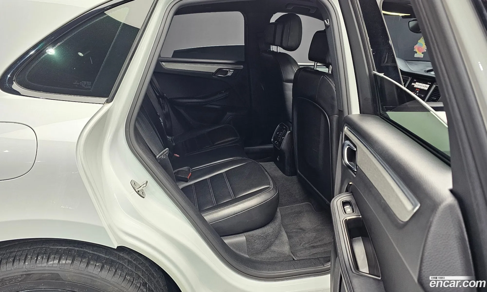 Porsche Macan 2018 WP1AG2957JLB63365 — 8