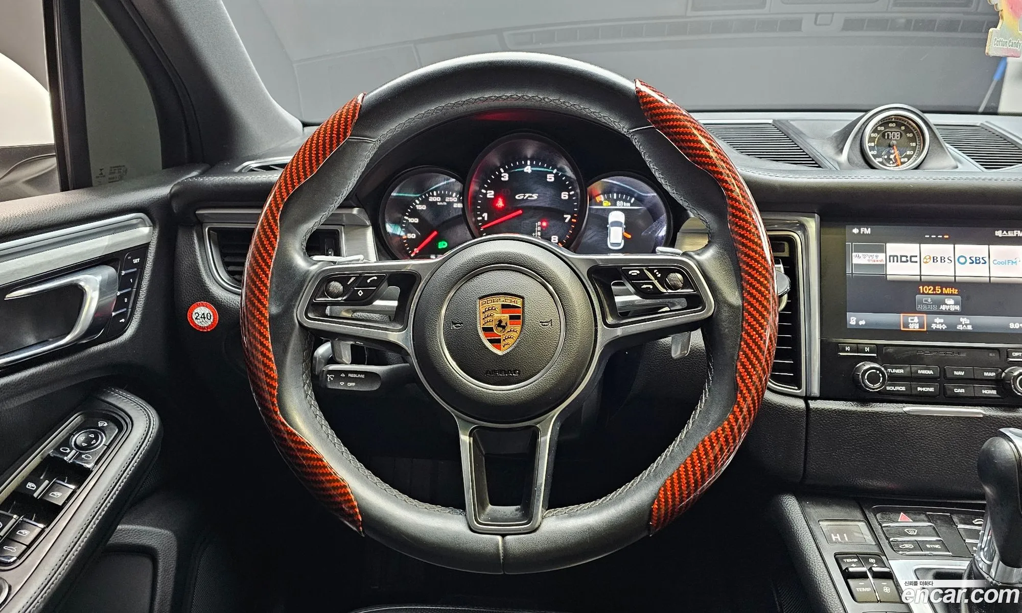 Porsche Macan 2018 WP1AG2957JLB63365 — 18