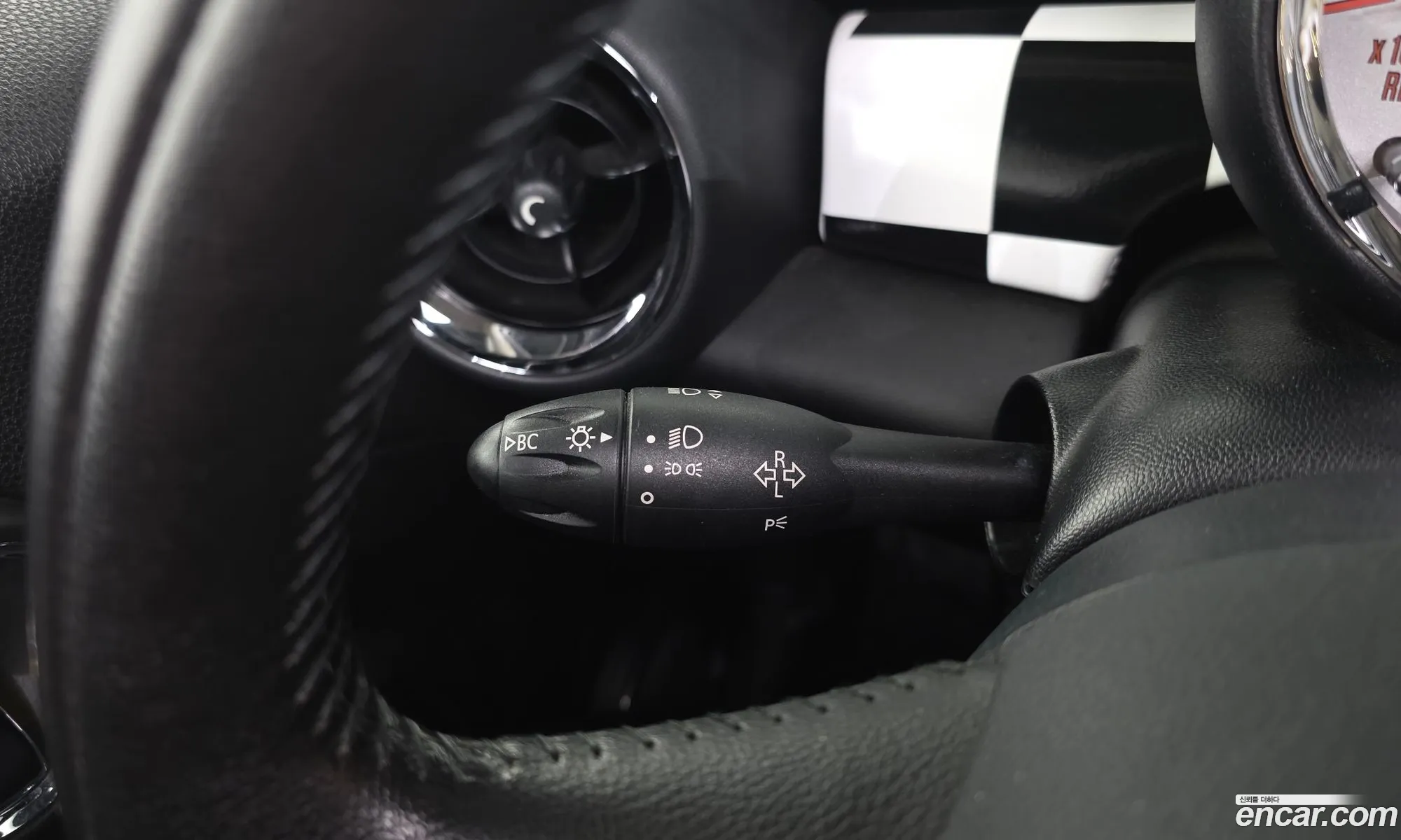 Mini Cooper 2010 WMWSU3105BT018733 — 14