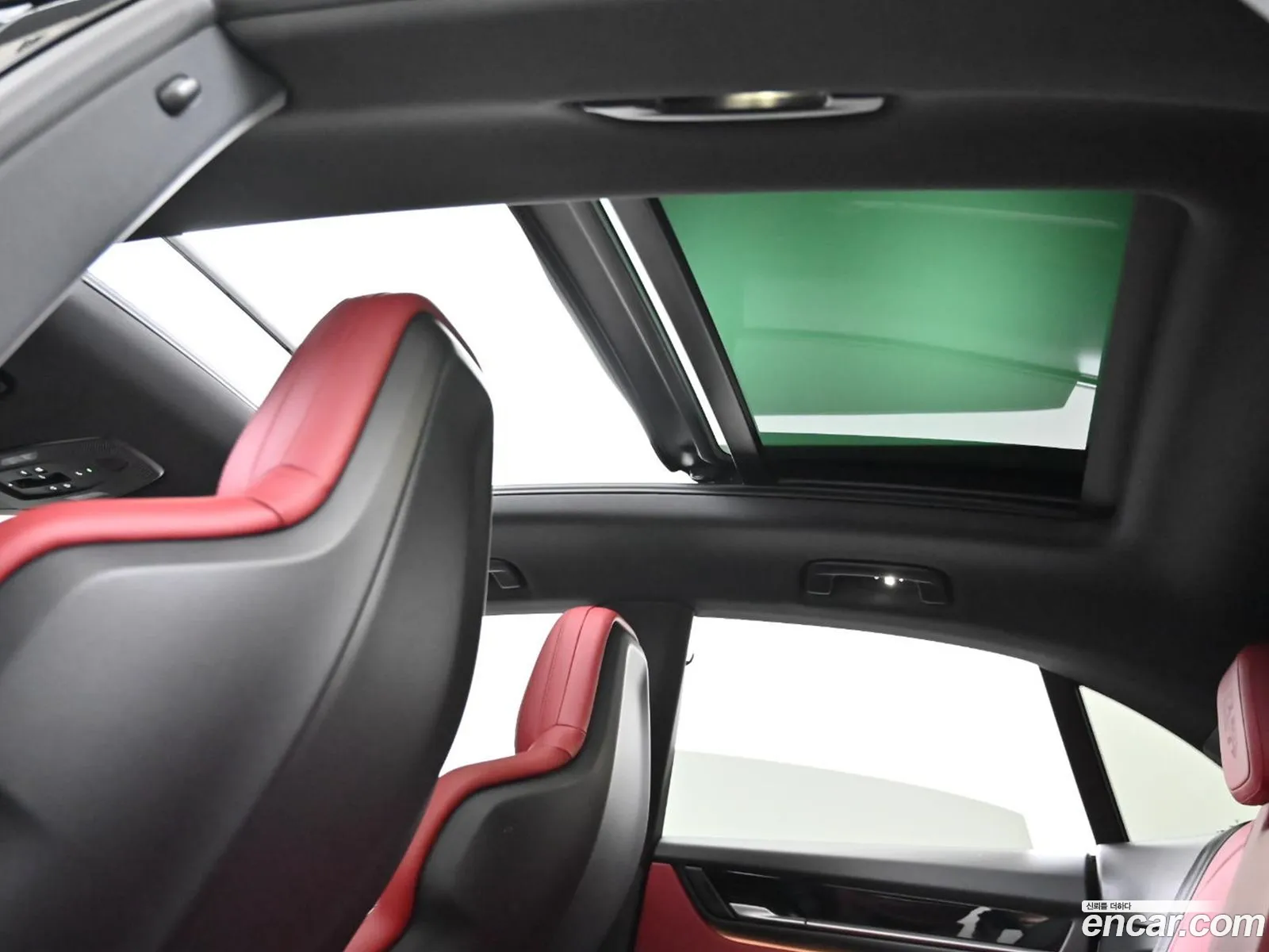 Porsche Macan EV 2025 — 2