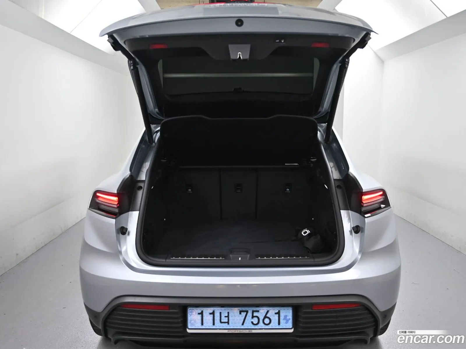 Porsche Macan EV 2025 — 20