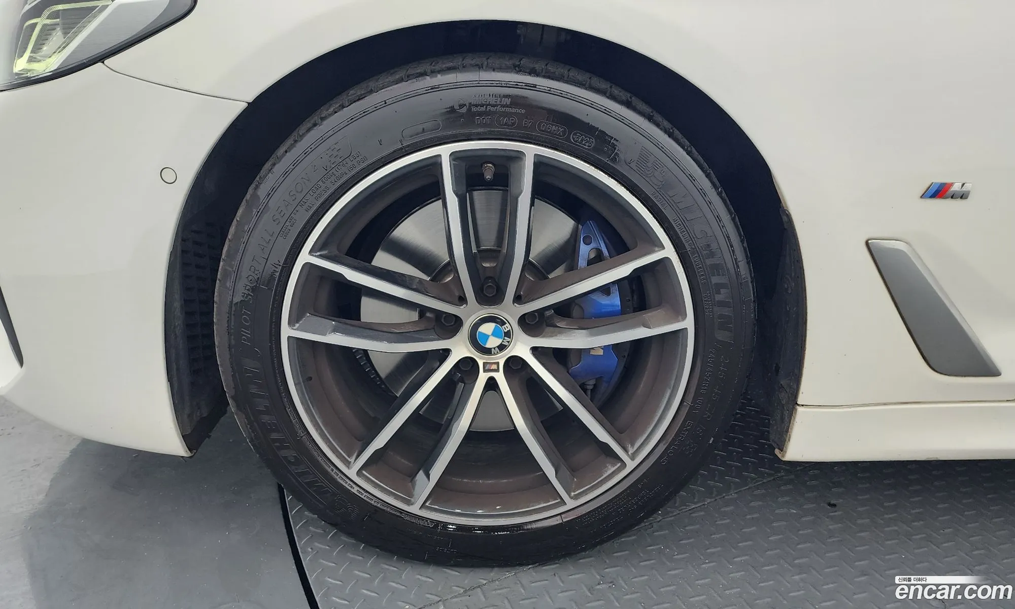 BMW 5 Series 2022 WBA11BH0XNCJ30971 — 19