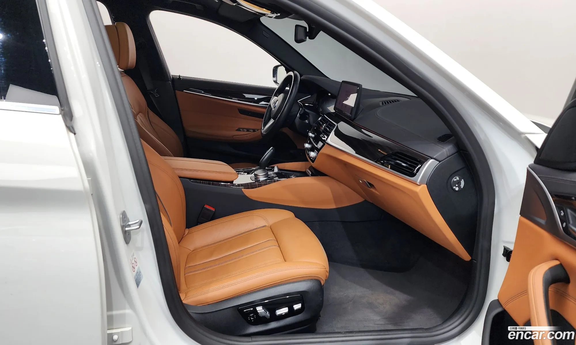 BMW 5 Series 2022 WBA11BH0XNCJ30971 — 16