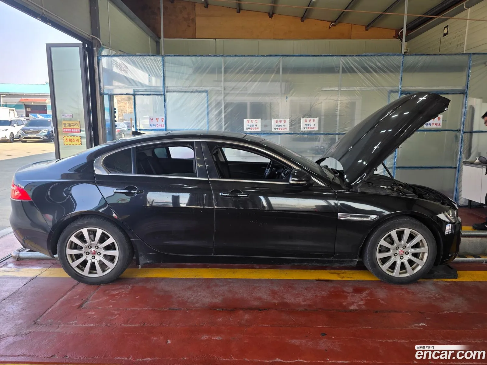 Jaguar XE 2015 — 5