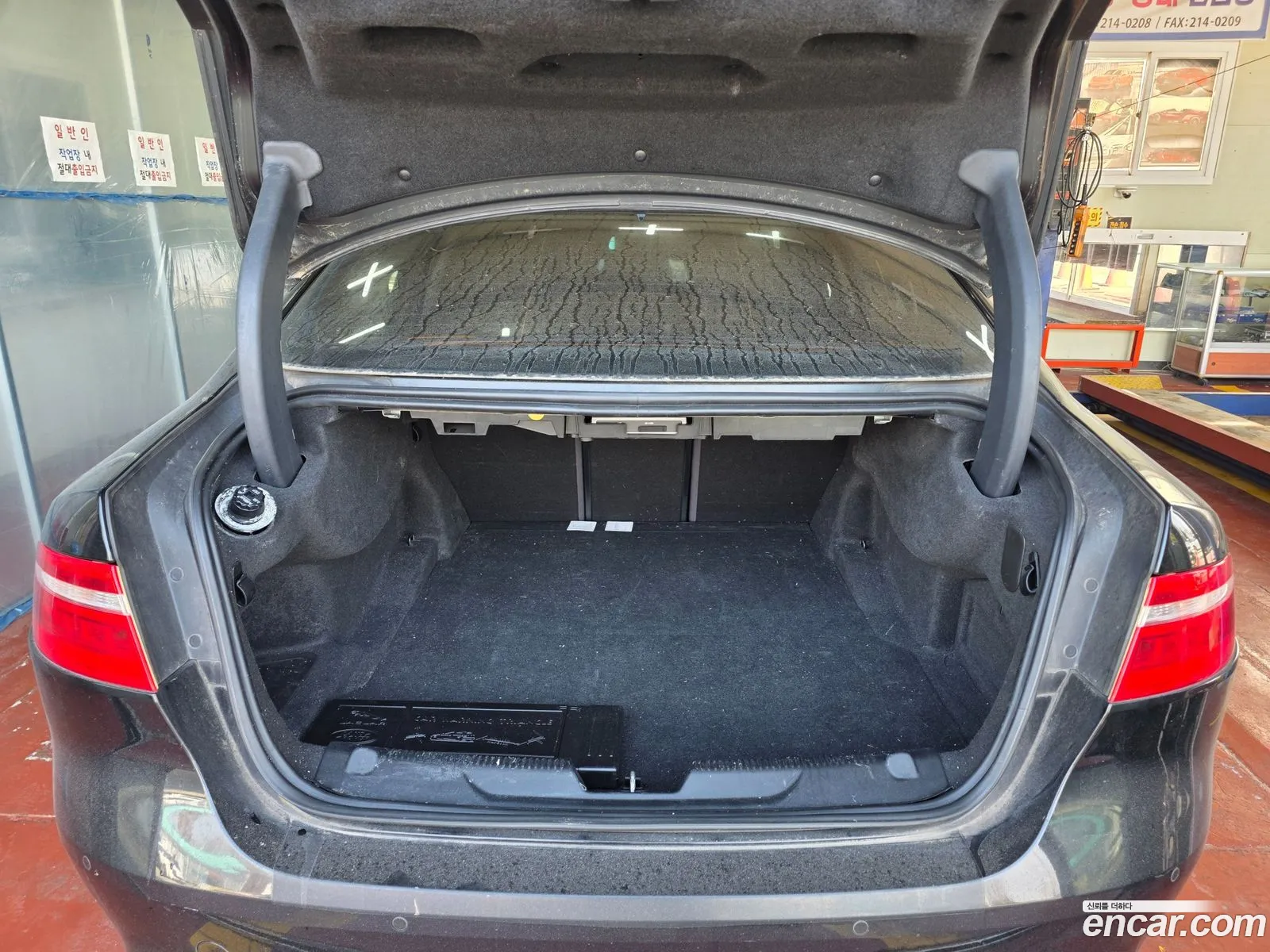 Jaguar XE 2015 — 13