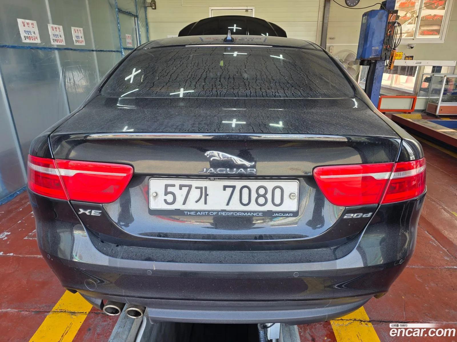 Jaguar XE 2015 — 16
