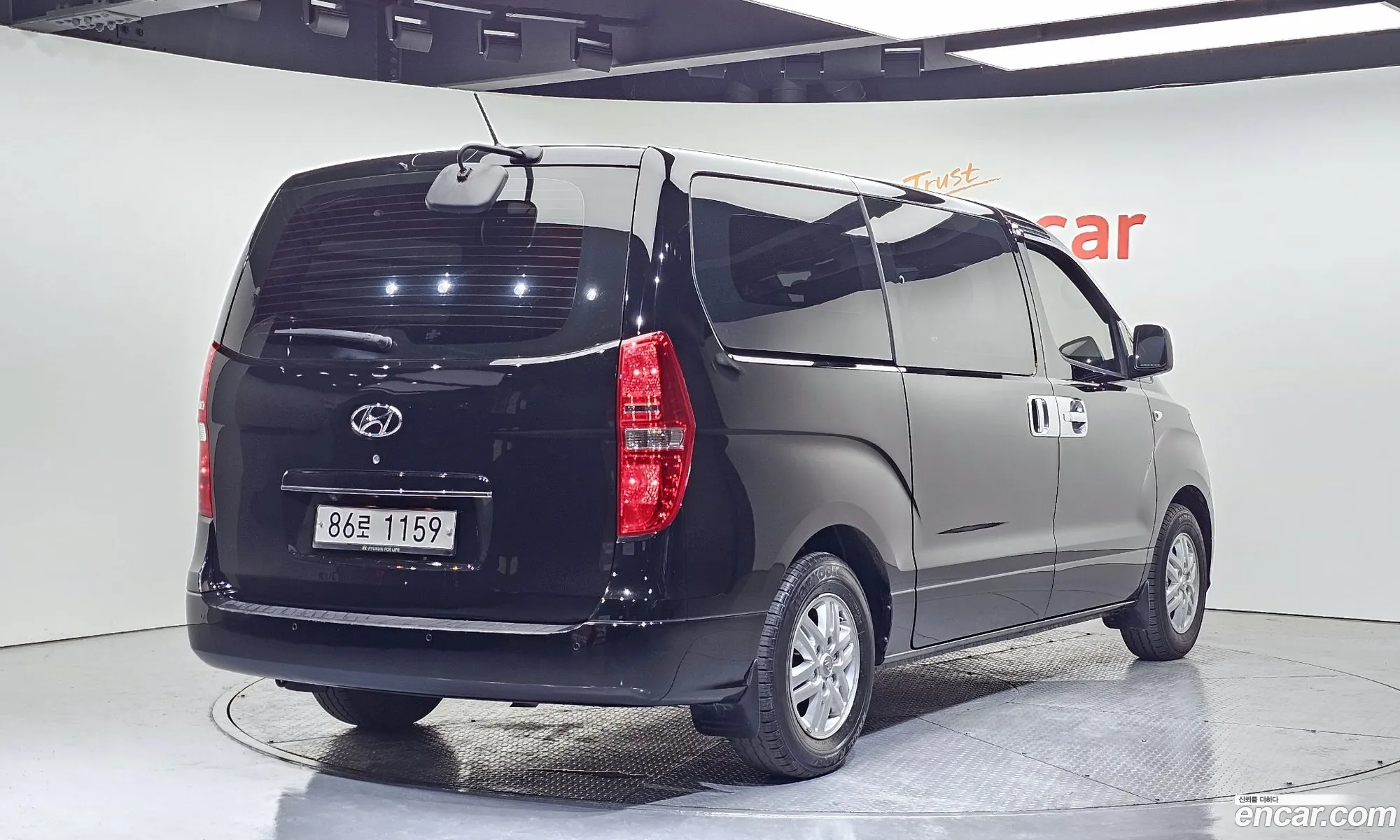Hyundai Grand Starex 2021 — 18