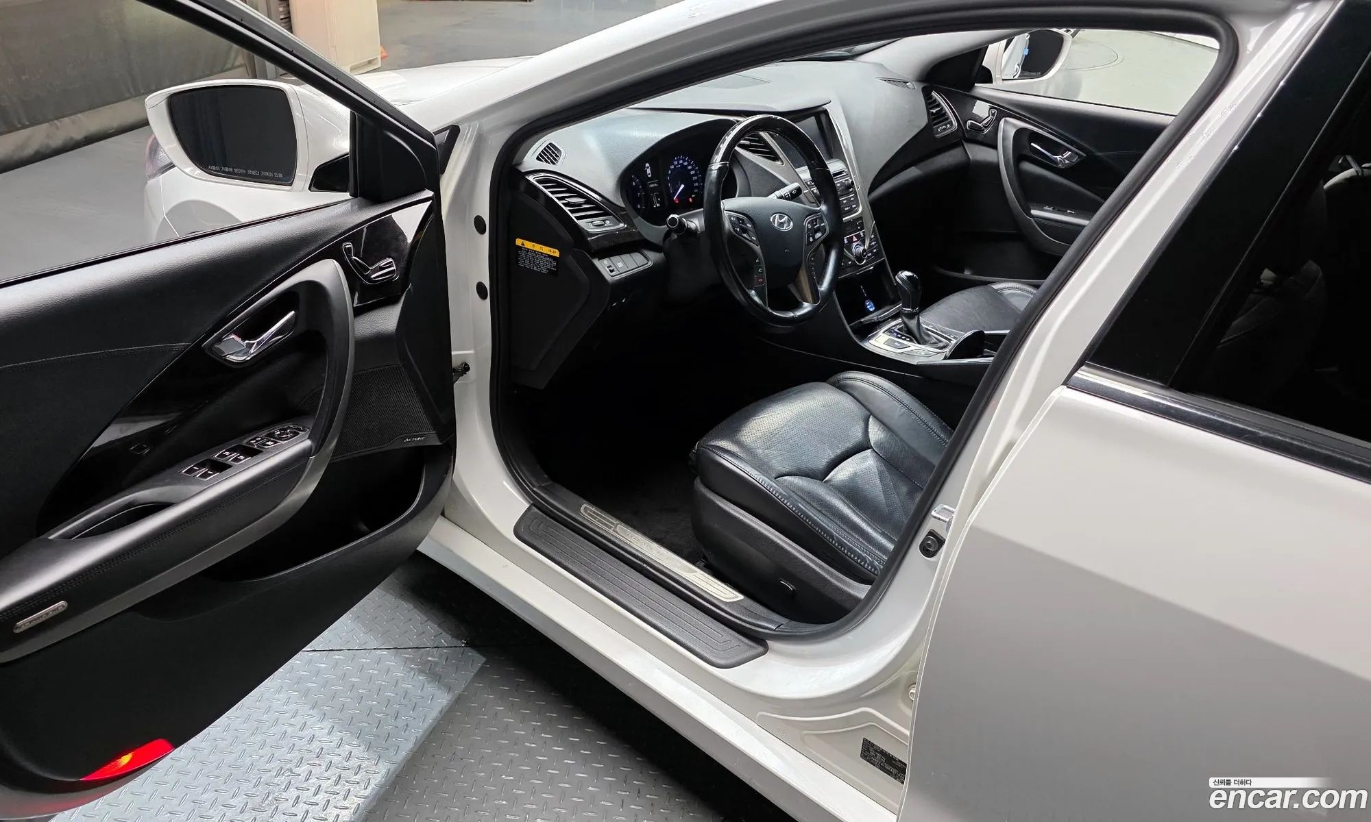 Hyundai Grandeur HG 2014 — 20