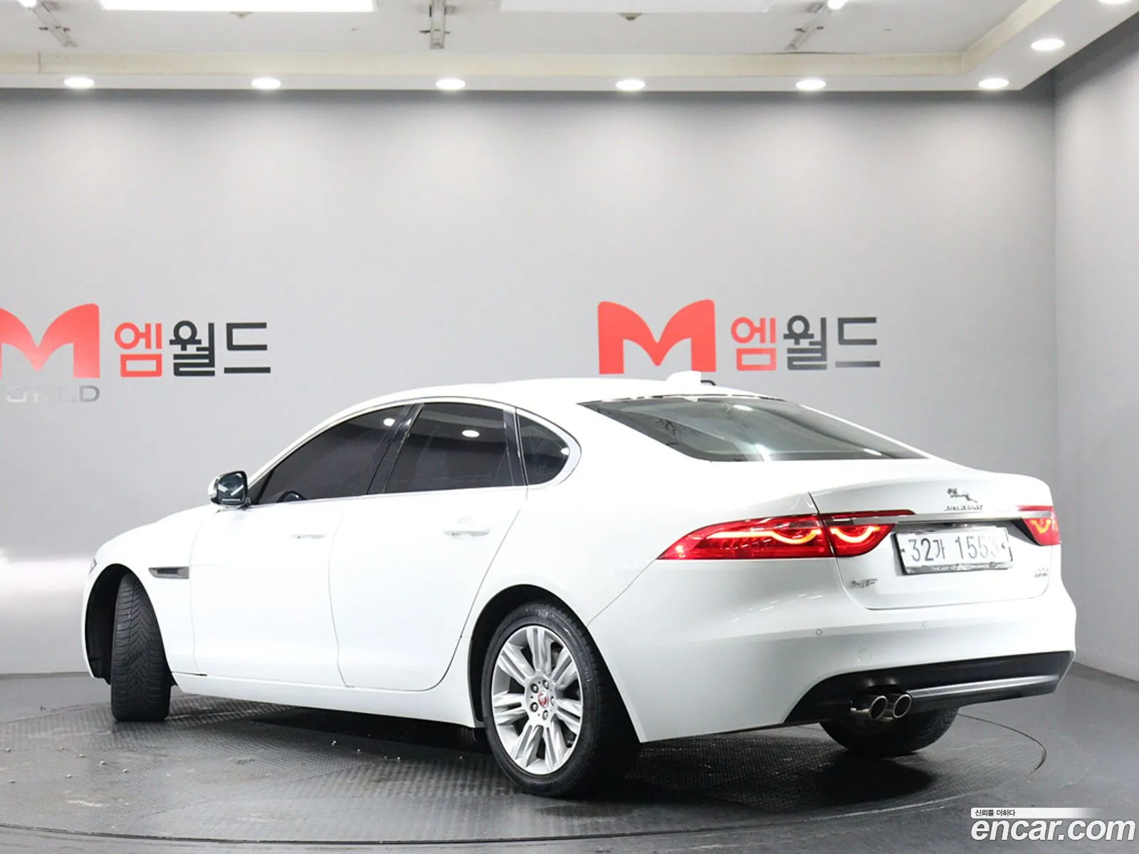 Jaguar XF 2017 — 16