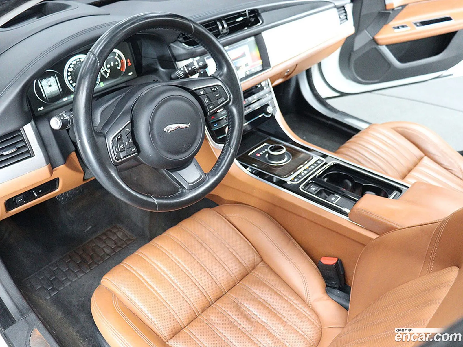 Jaguar XF 2017 — 6
