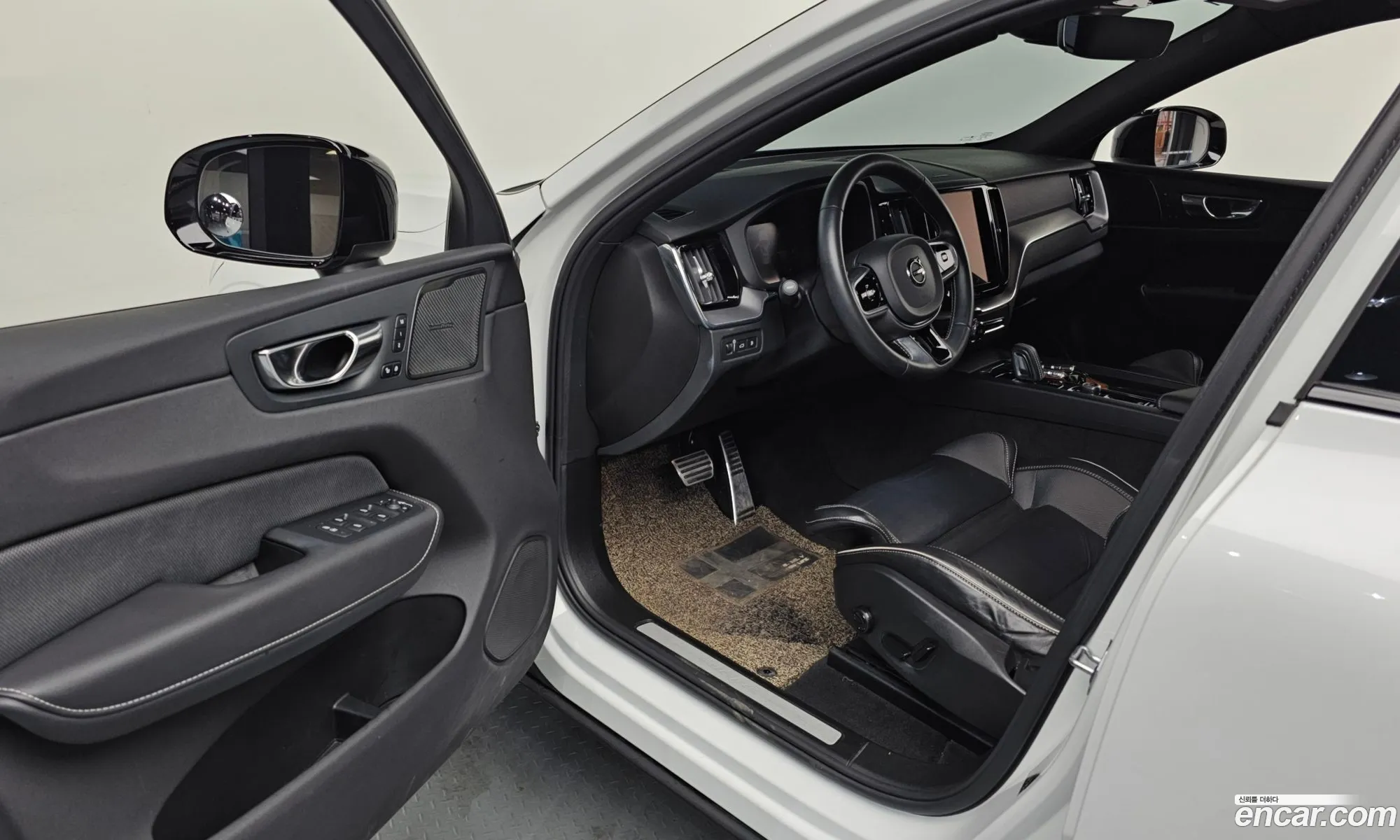 Volvo XC60 2020 — 19