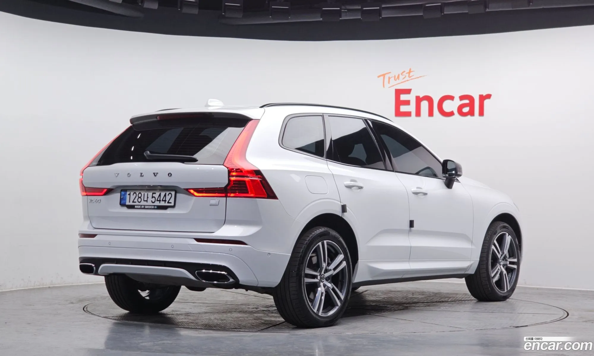Volvo XC60 2020 — 18