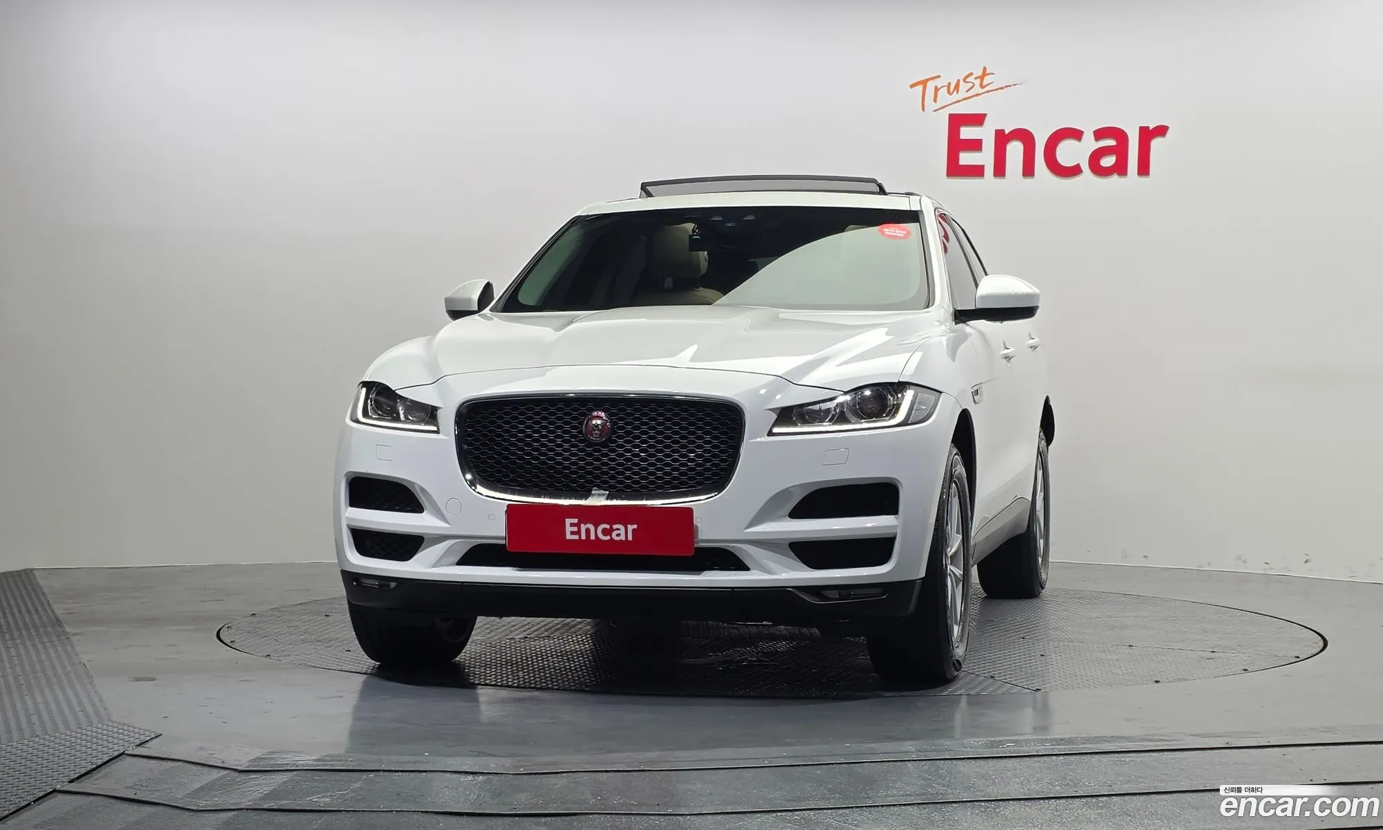 Jaguar F-Pace 2018 SADCA2BN0JA279559 — 3