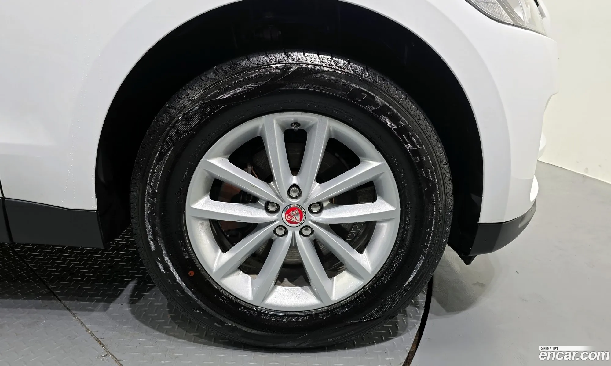 Jaguar F-Pace 2018 SADCA2BN0JA279559 — 15