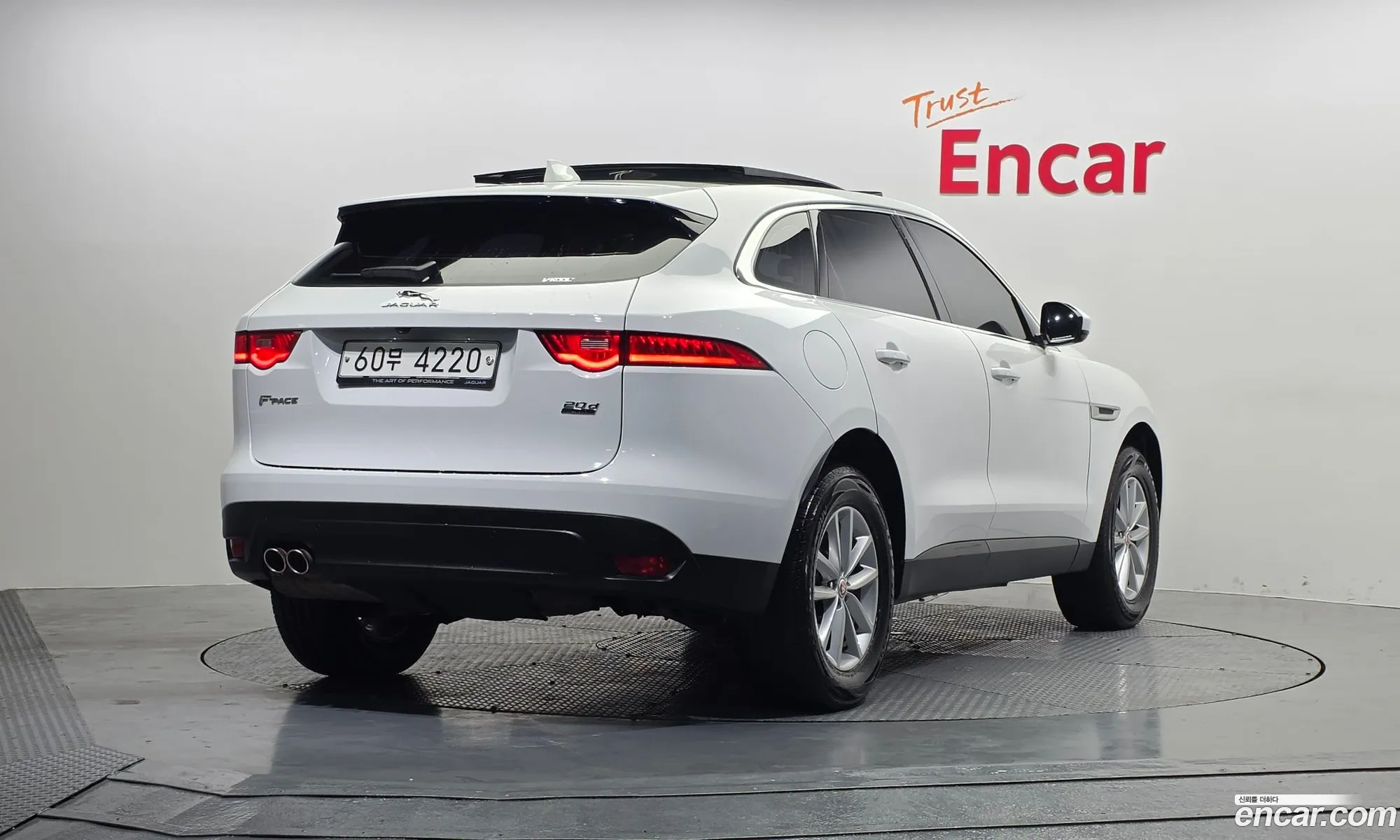 Jaguar F-Pace 2018 SADCA2BN0JA279559 — 10