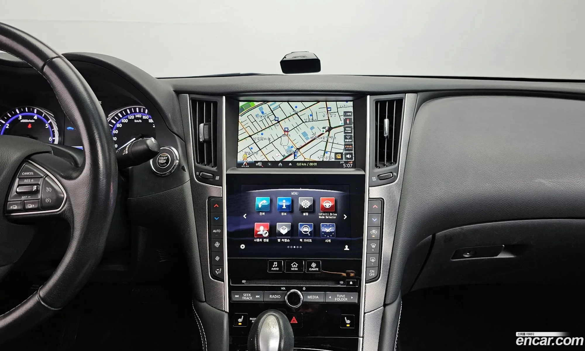 Infiniti Q50 2016 — 19