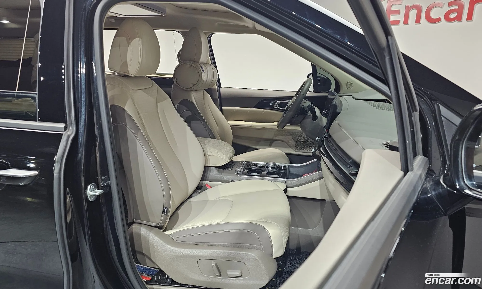 Kia Carnival 2025 — 17