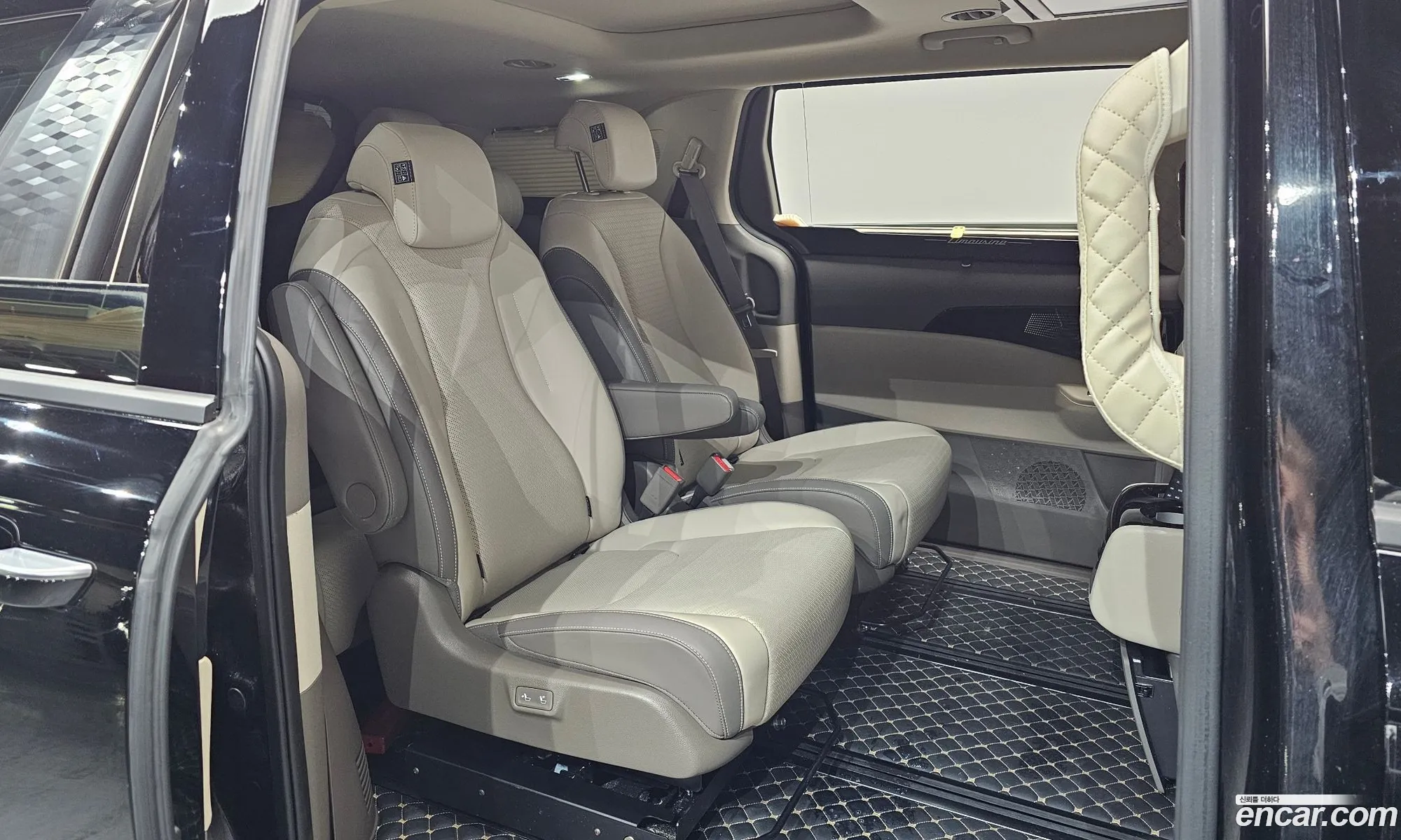 Kia Carnival 2025 — 15