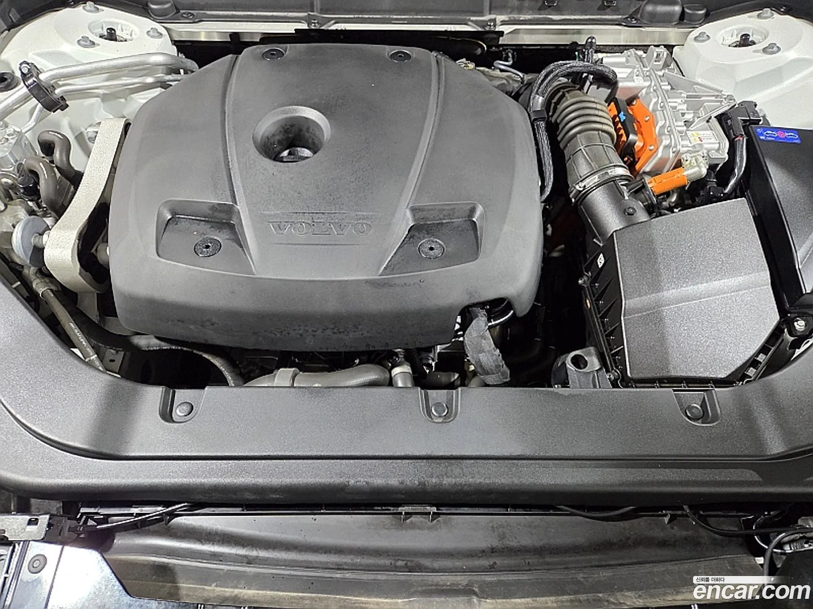 Volvo XC60 2021 — 2