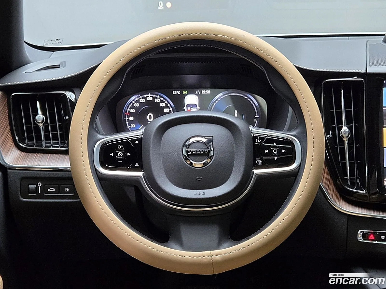 Volvo XC60 2021 — 18