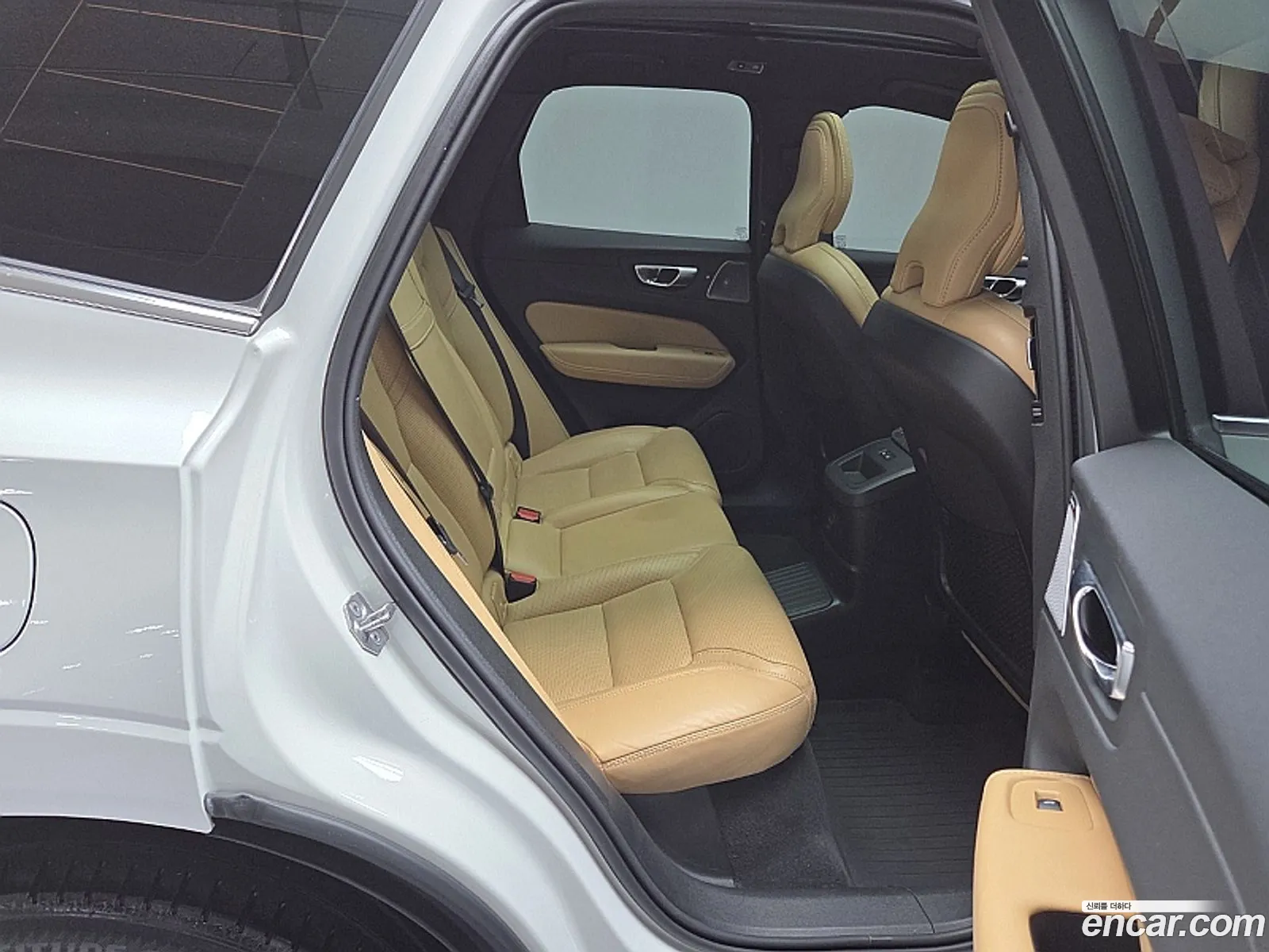 Volvo XC60 2021 — 9