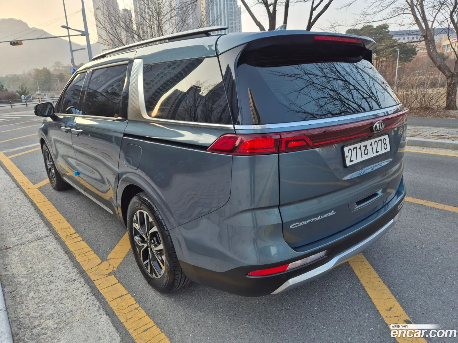 Kia Carnival 2021 — 4