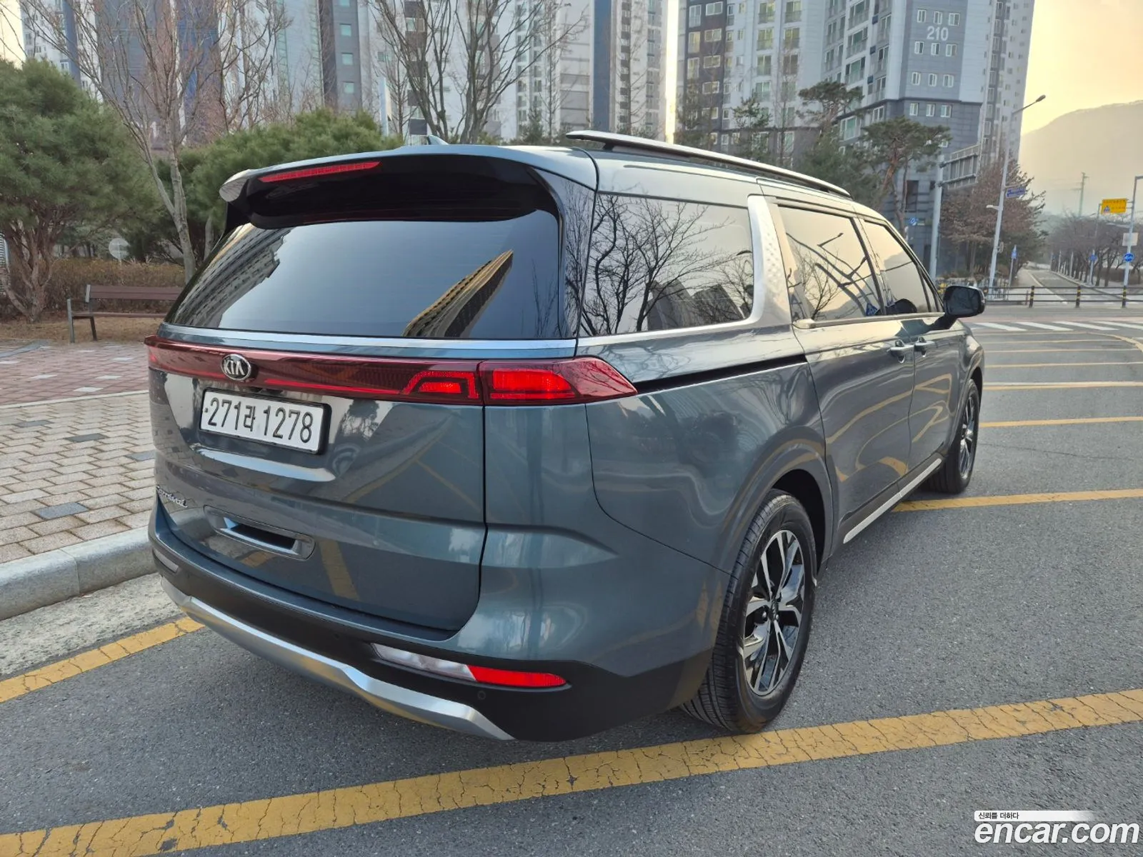 Kia Carnival 2021 — 14