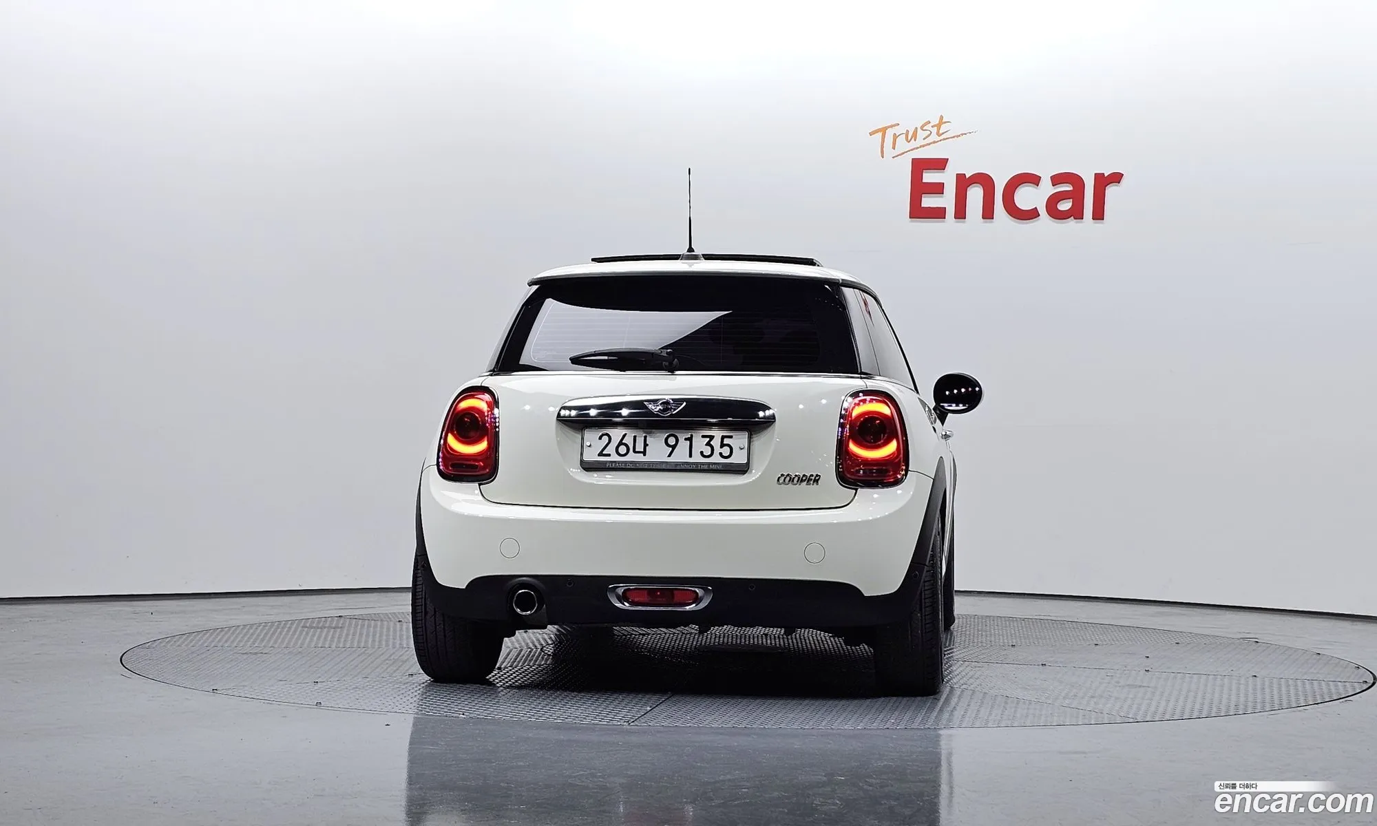 Mini Cooper 2014 WMWXM5103ET924868 — 5