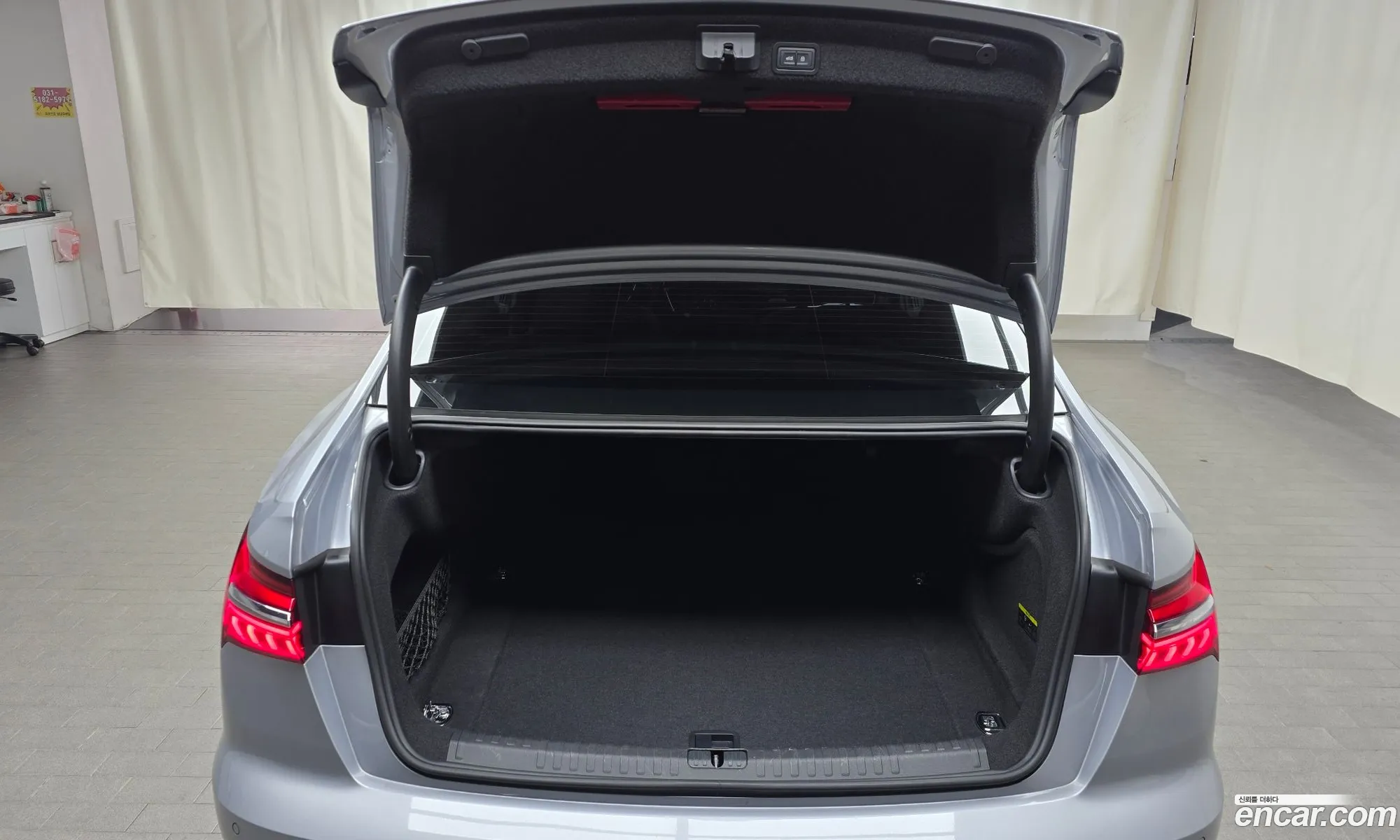 Audi A6 2021 WAUZZZF28MN012266 — 10