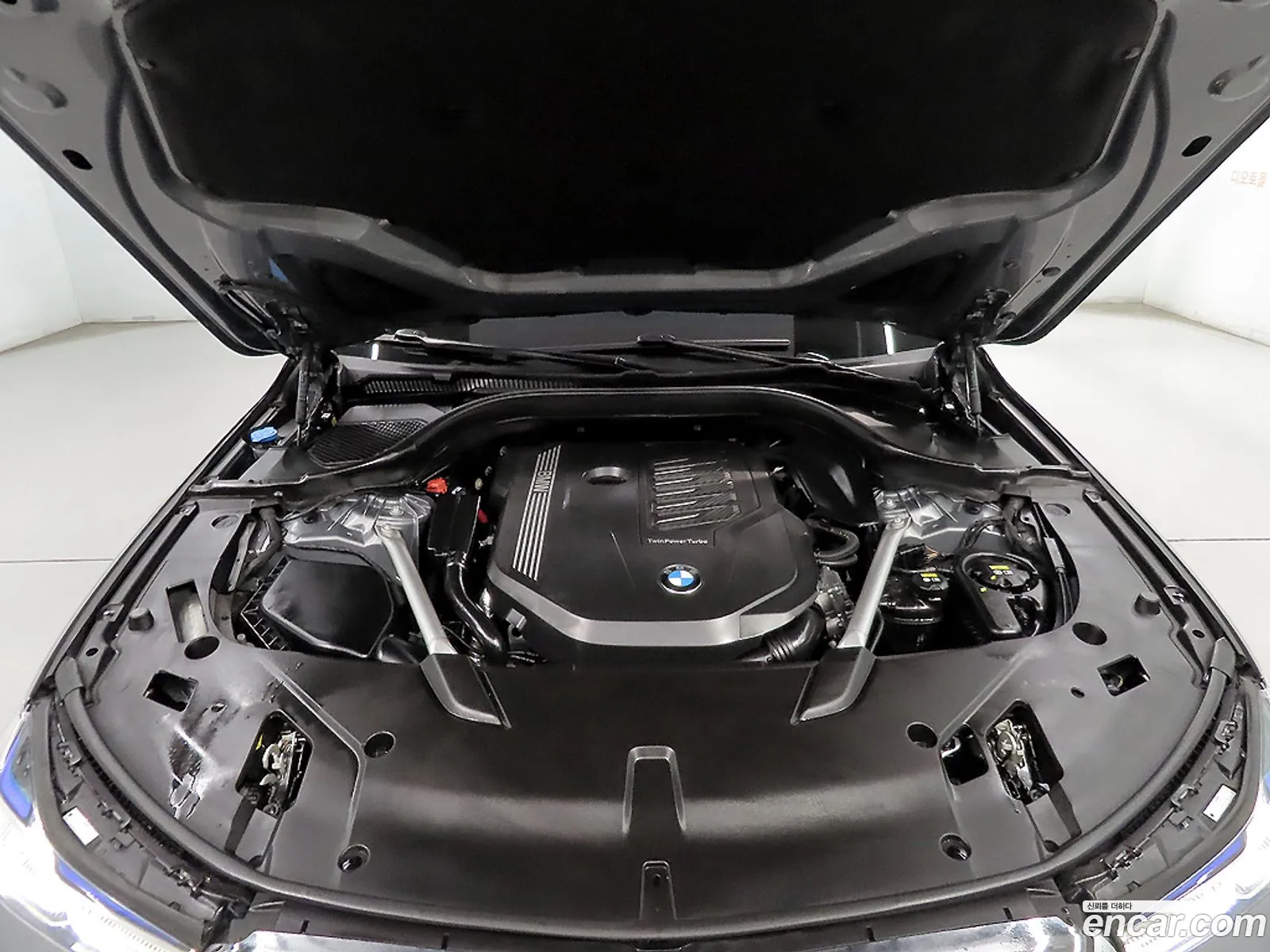 BMW 6 Series GT 2023 — 6
