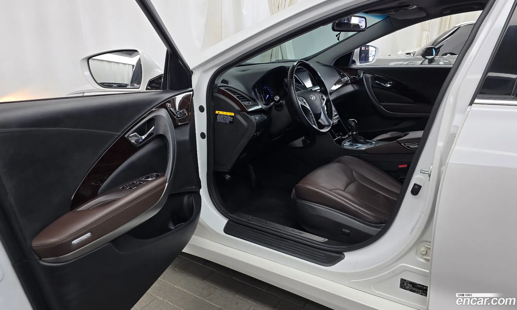 Hyundai Grandeur HG 2014 — 18