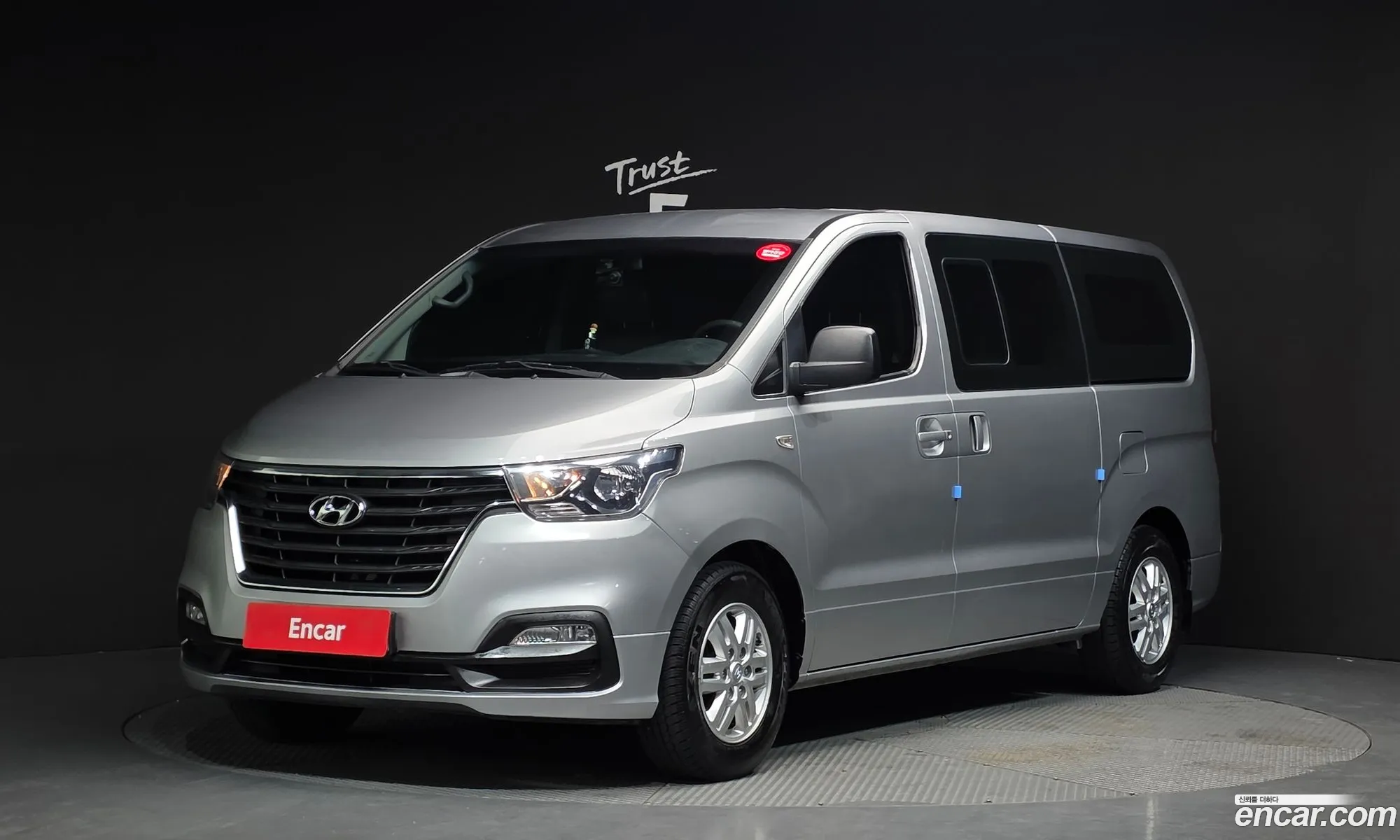 Hyundai Grand Starex 2018 — 18