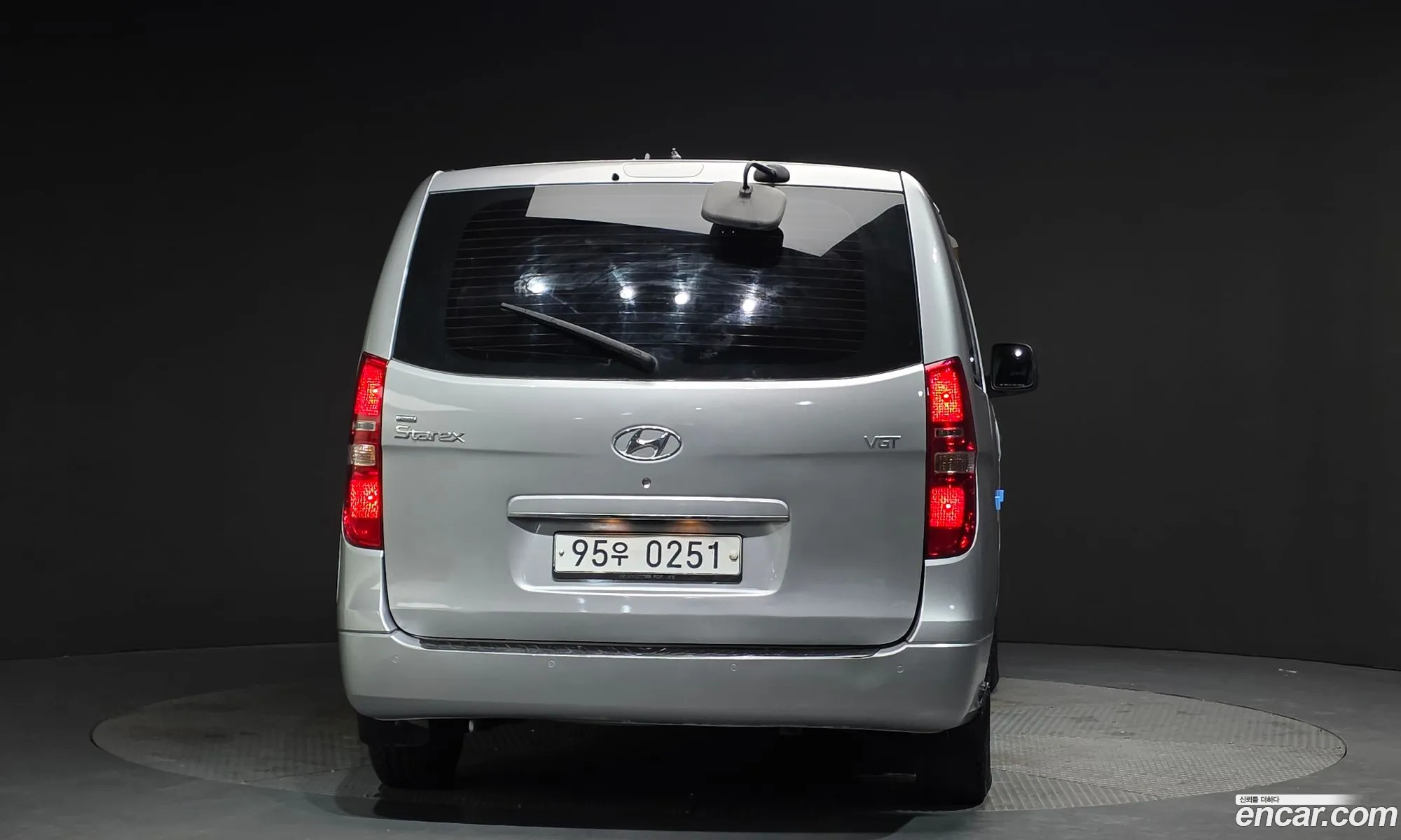 Hyundai Grand Starex 2018 — 17