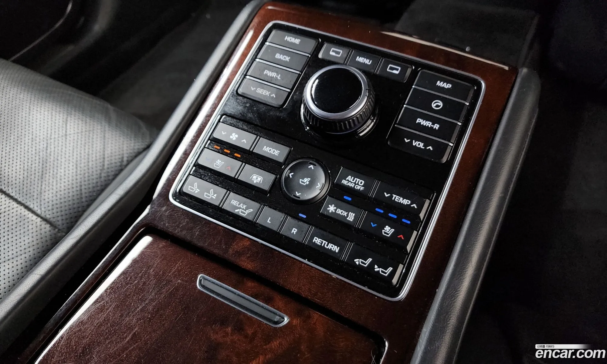 Hyundai Equus 2013 — 16