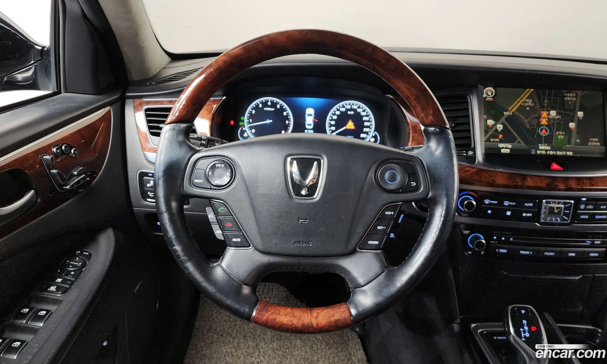 Hyundai Equus 2013 — 9