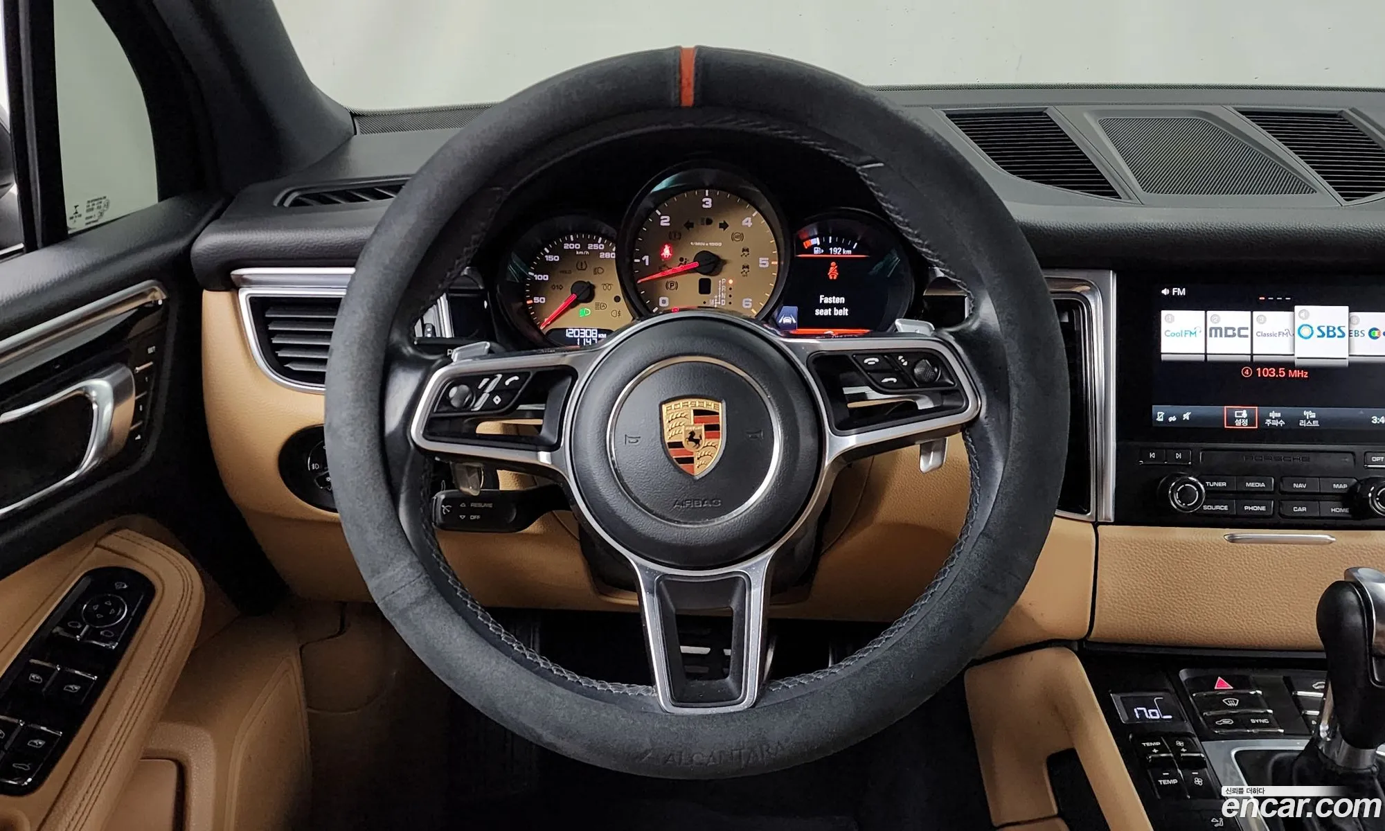 Porsche Macan 2017 — 11