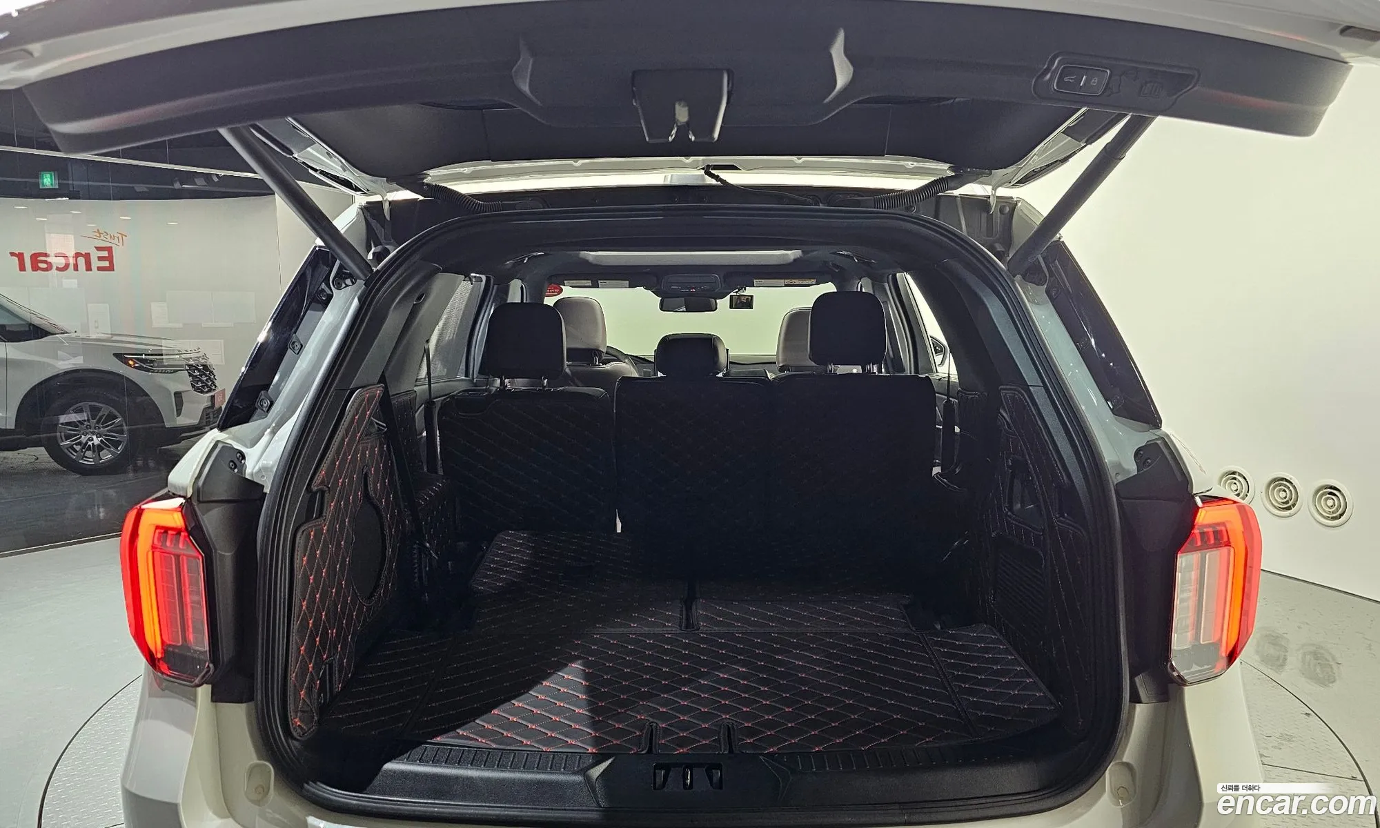 Ford Explorer 6th Gen 2025 1FMUK8HH9SGA53161 — 6