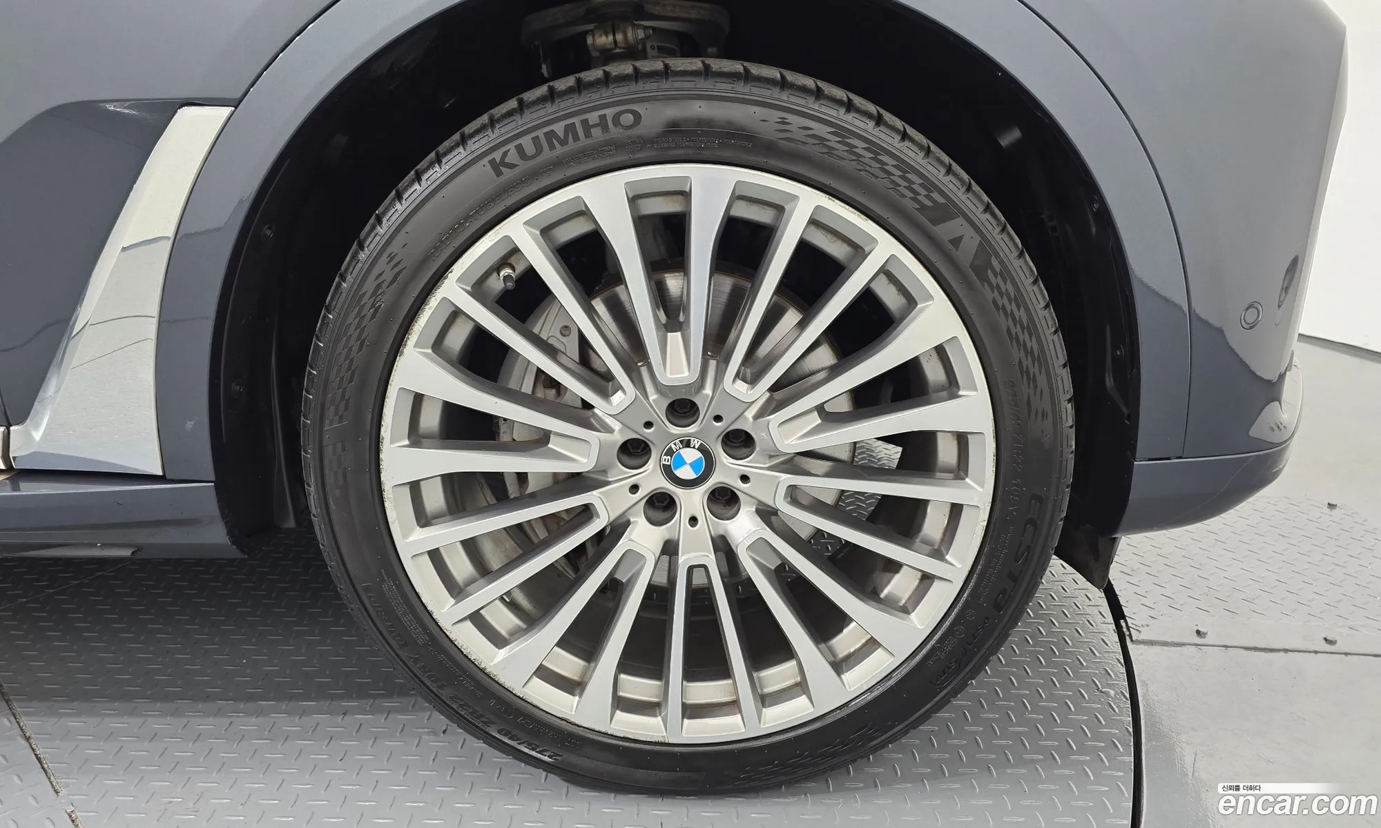 BMW X7 2021 WBATB4100M9F83572 — 5