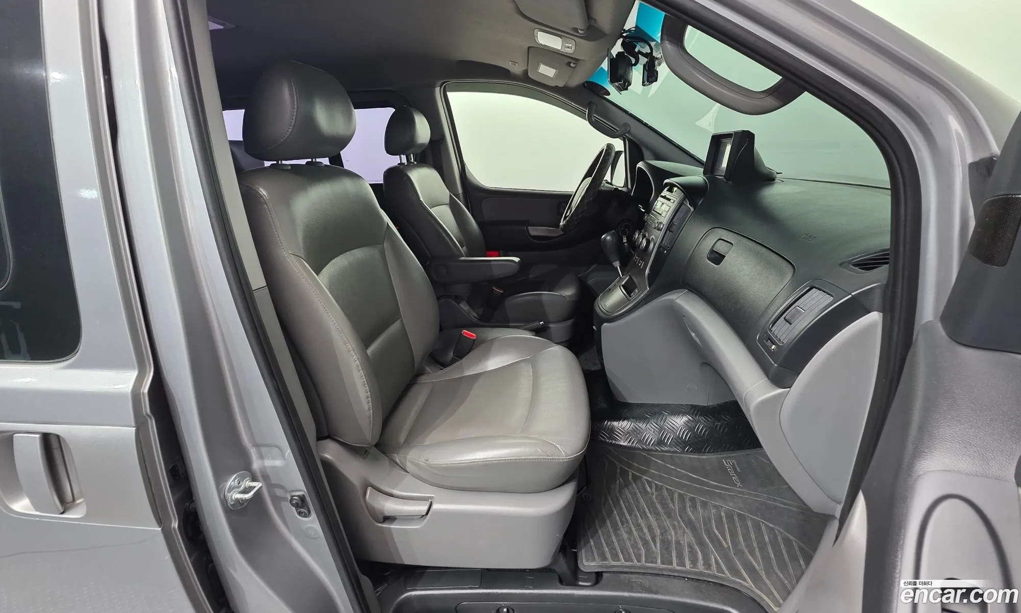 Hyundai Grand Starex 2012 — 15